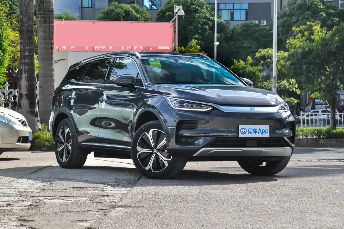 唐新能源EV 600km 前驱尊享型前轮毂造型