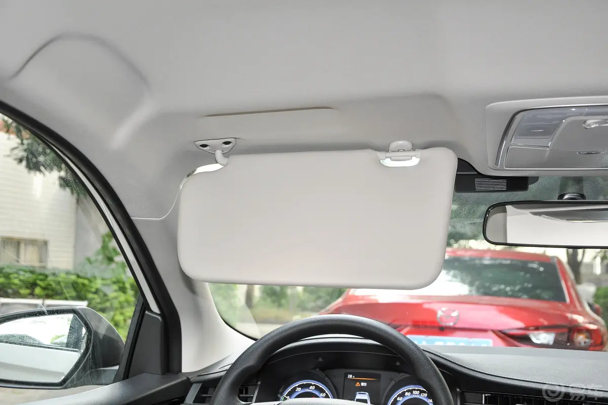 启辰D60 EVPLUS 420km SI型舒适版驾驶位遮阳板