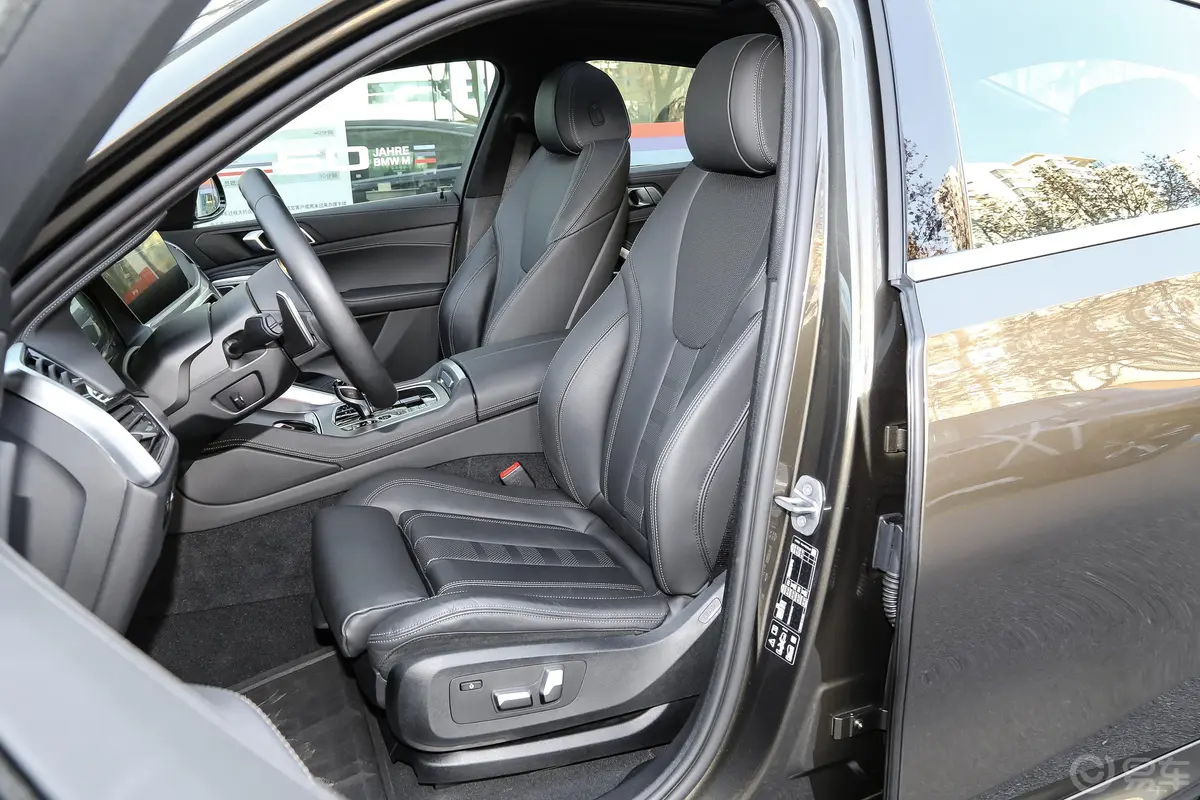 宝马X6改款 xDrive30i M运动套装驾驶员座椅
