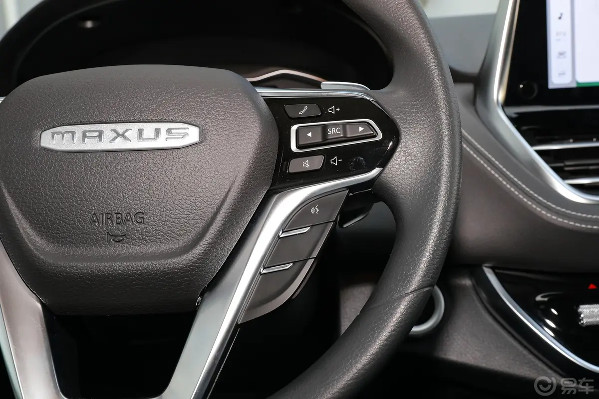 大通G20PLUS 2.0T 自动豪华版 汽油右侧方向盘功能按键