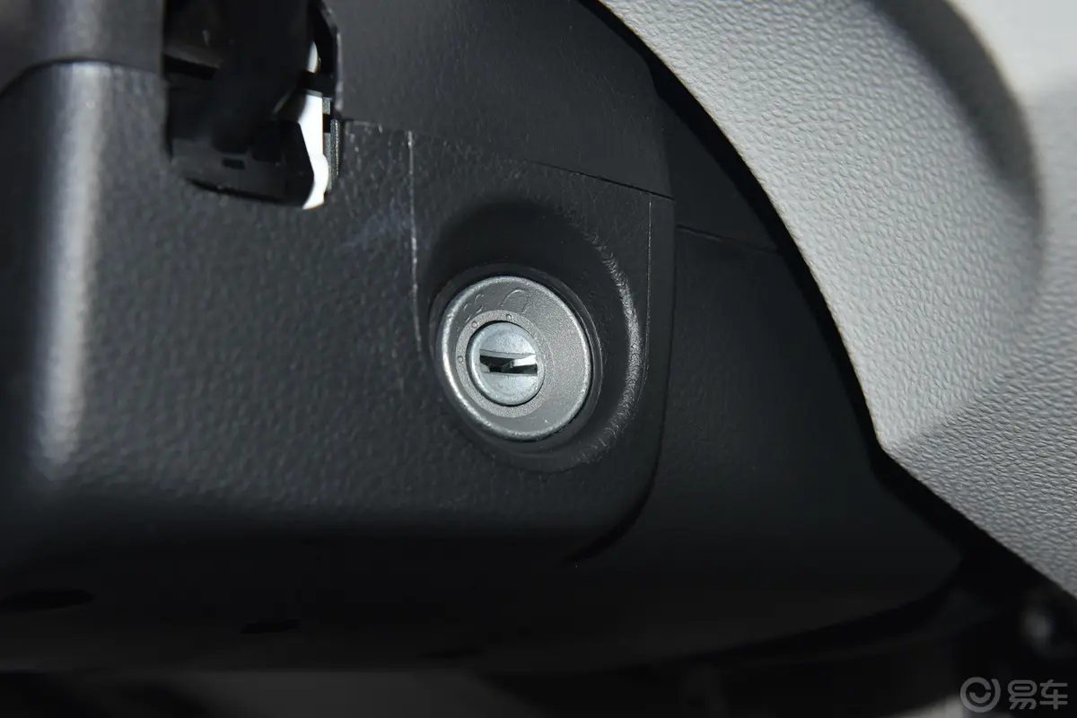 金杯新能源新海狮EV305km 舒适型钥匙孔或一键启动按键
