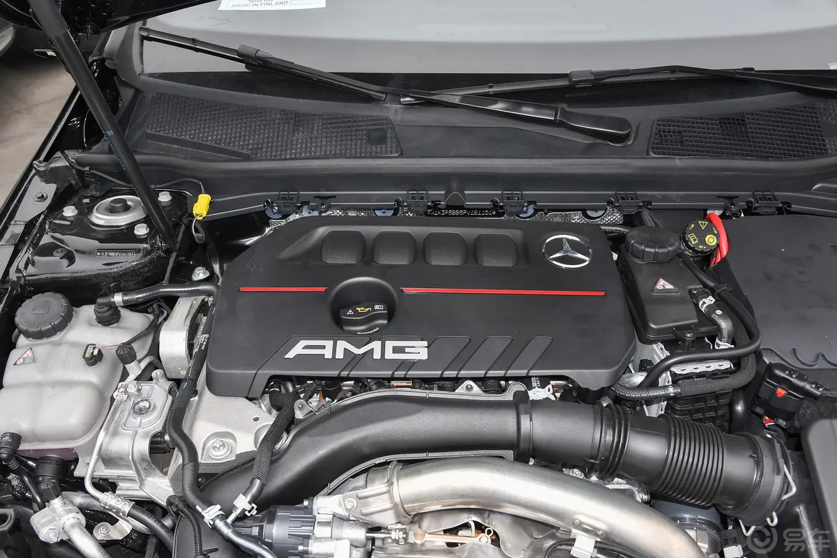 奔驰A级 AMG(进口)AMG A 35 4MATIC发动机特写