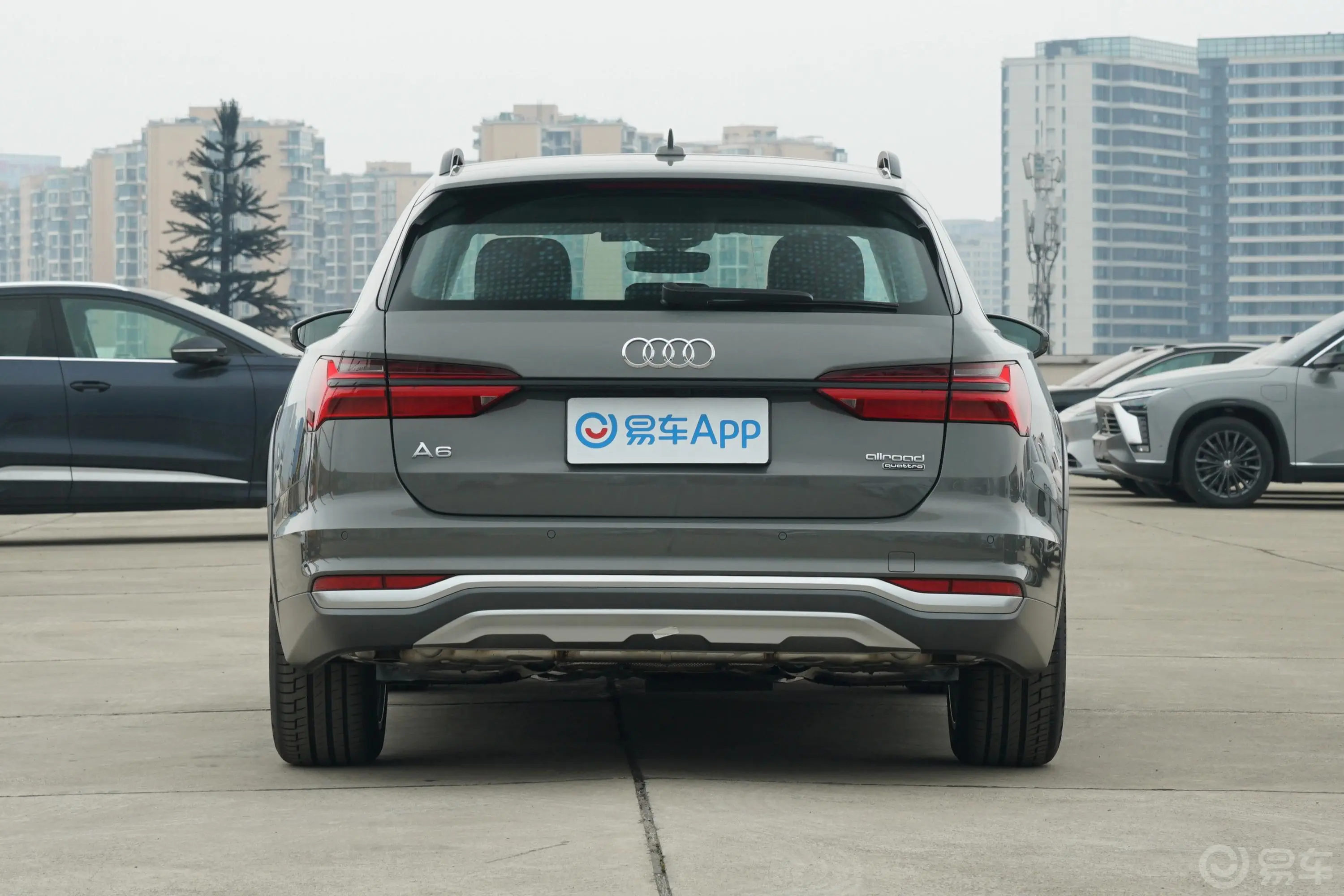 奥迪A6Allroad 55 TFSI quattro 尊享越野型正后水平