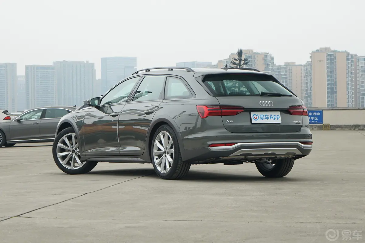 奥迪A6Allroad 55 TFSI quattro 尊享越野型侧后45度车头向左水平