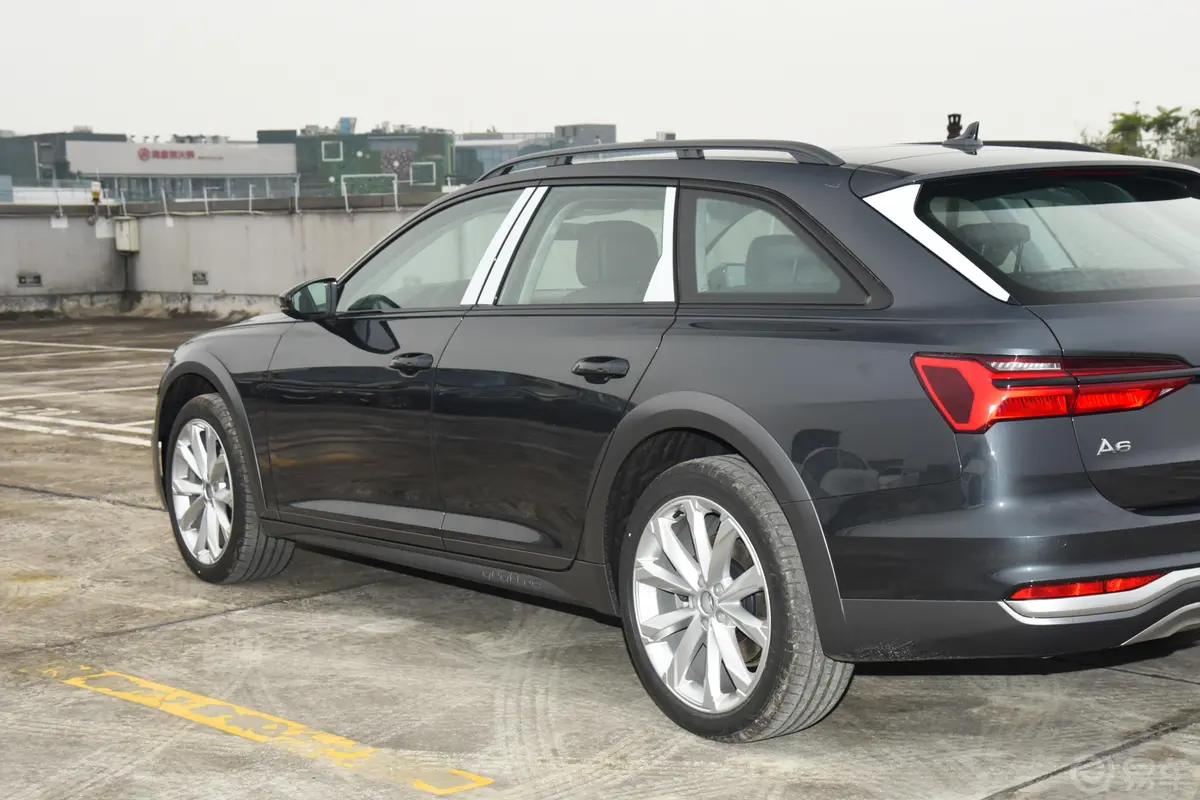 奥迪A6Allroad 55 TFSI quattro 尊享越野型外观细节