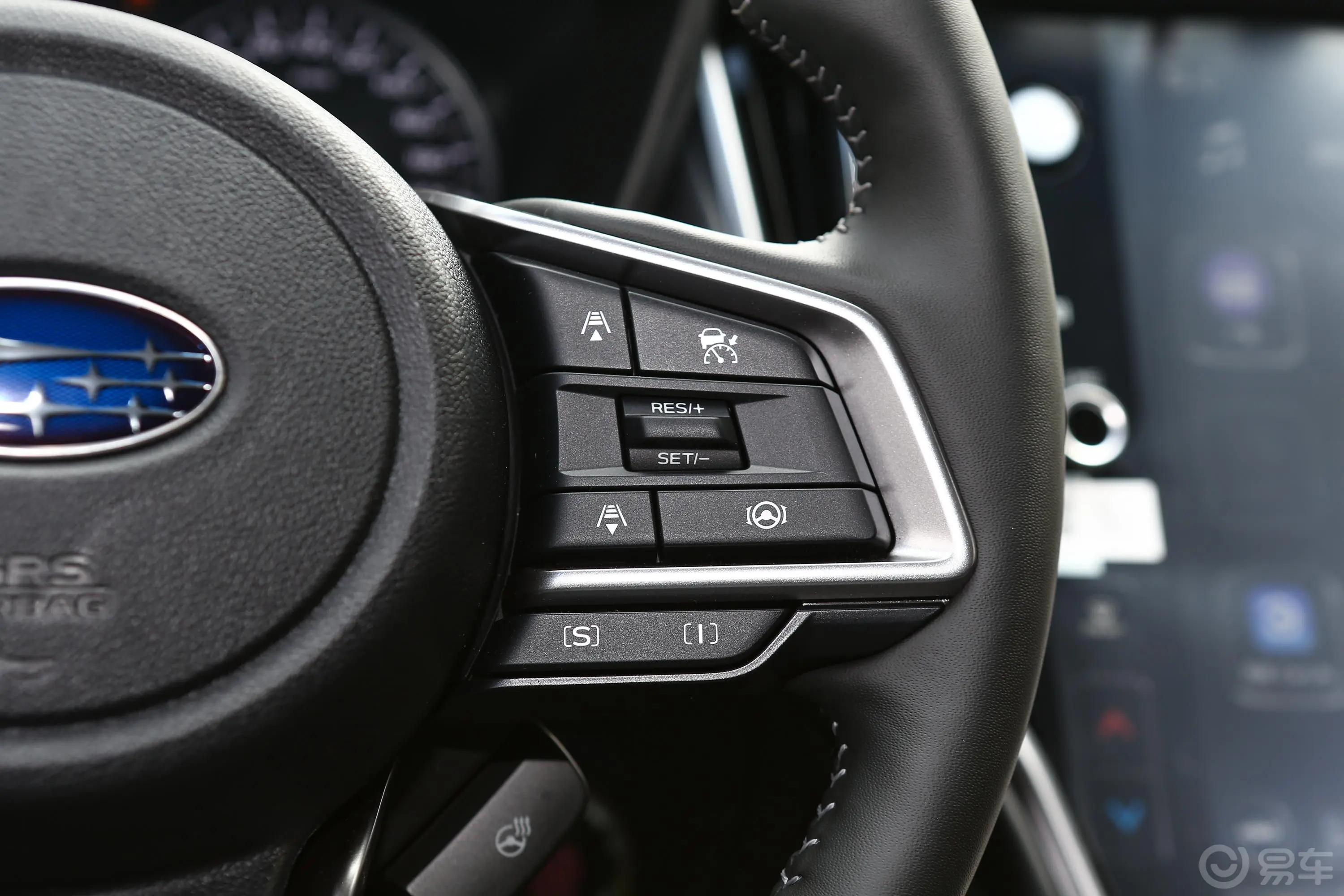 傲虎2.5i AWD运动版EyeSight右侧方向盘功能按键