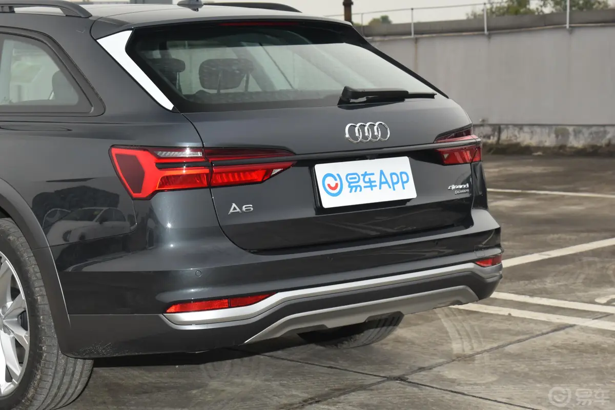 奥迪A6Allroad 55 TFSI quattro 尊享越野型车后雷达