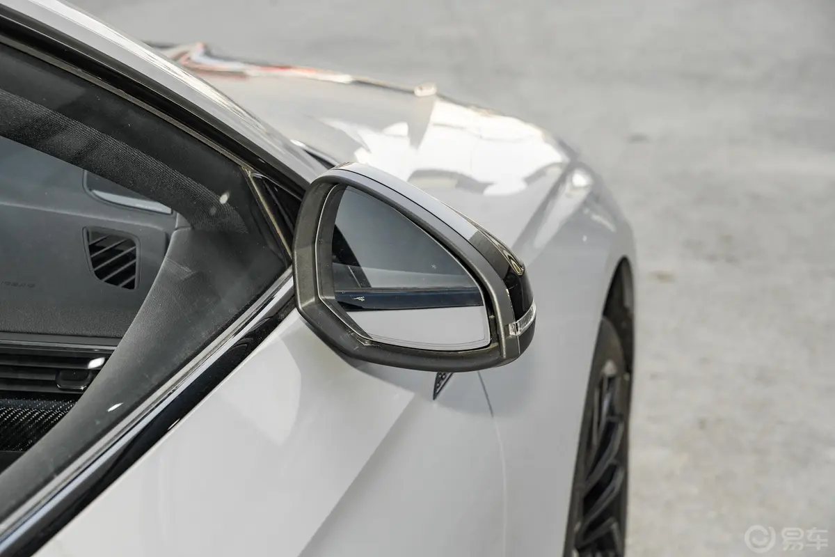奥迪RS 52.9T Sportback 黑曜版外观细节