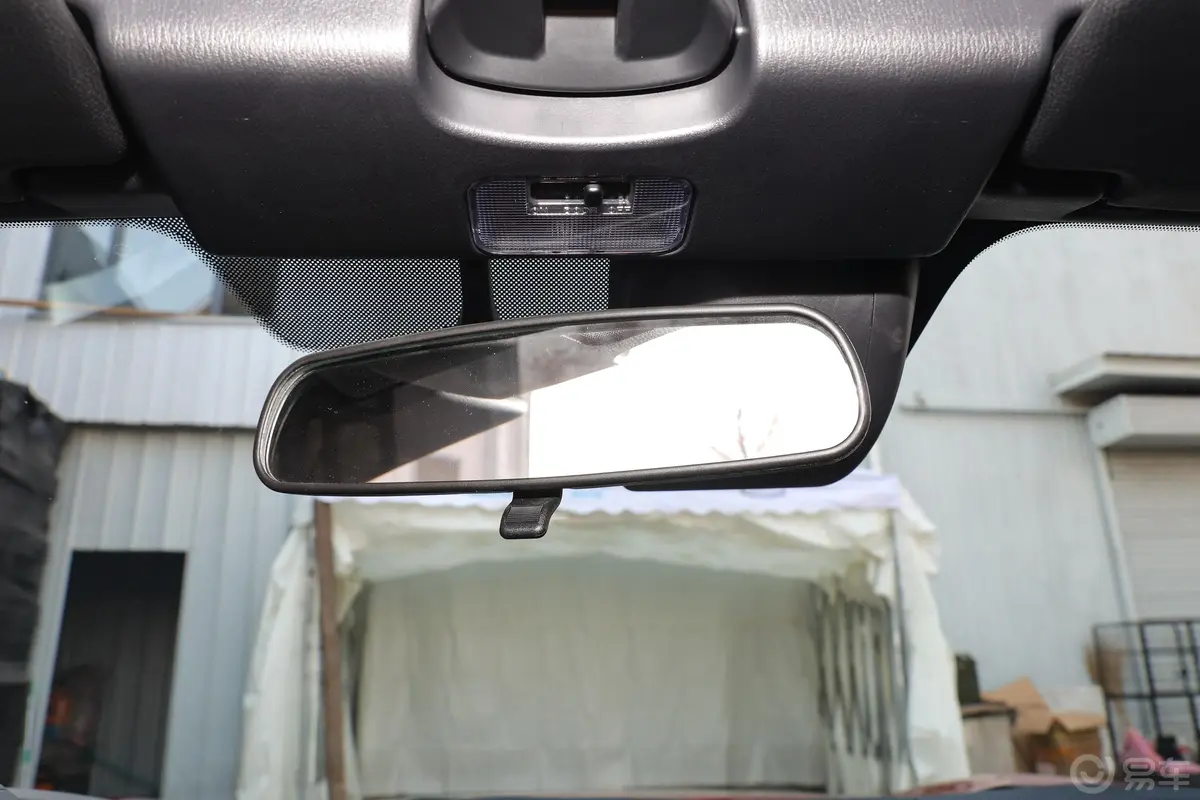 马自达MX-5Miata RF 硬顶敞篷车 顶配版内后视镜