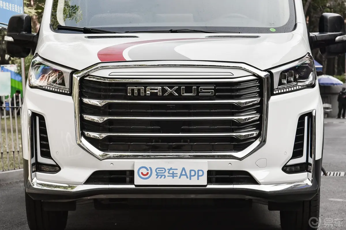 上汽大通MAXUS V100旅行家V100 2.0T 横床山居版外观细节