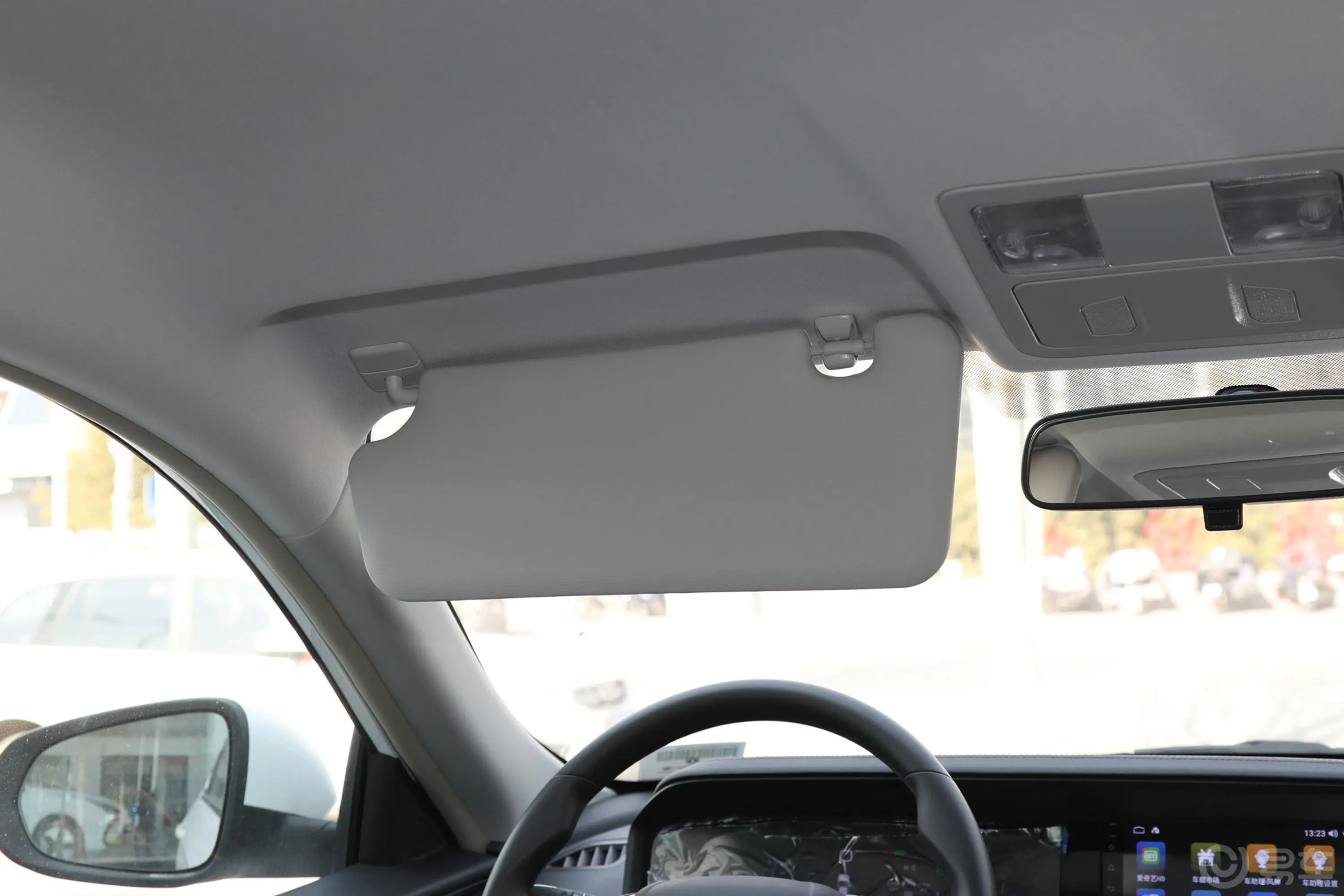 风神E70改款 Pro 401km 畅行版 三元锂驾驶位遮阳板