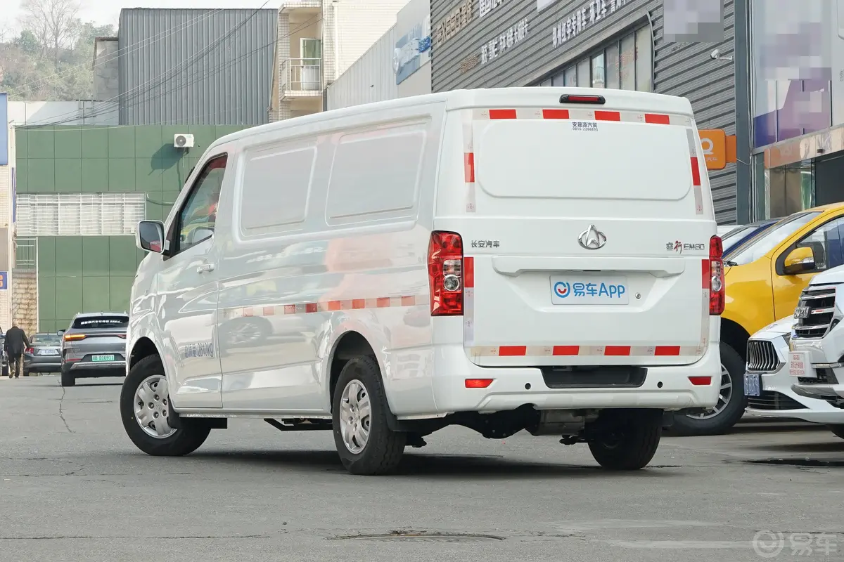 睿行EM80260km 平顶背掀门 TZ180XSIN102 2座侧后45度车头向左水平