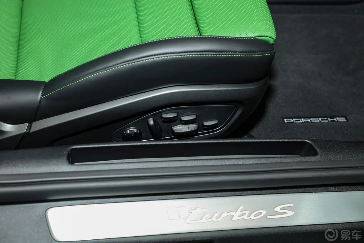 保时捷911Turbo S 3.7T副驾座椅调节