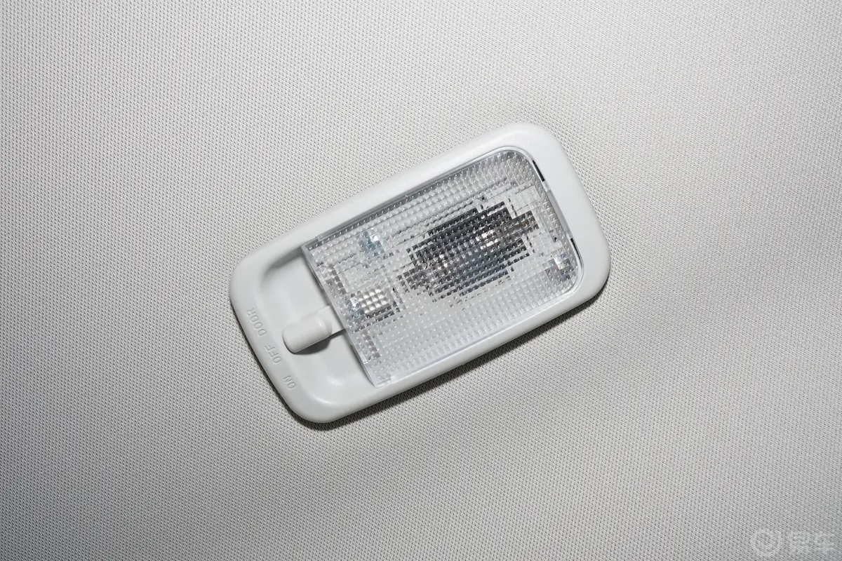 SWM斯威大虎EDi1.5L 51km 豪华型 5座后排功能