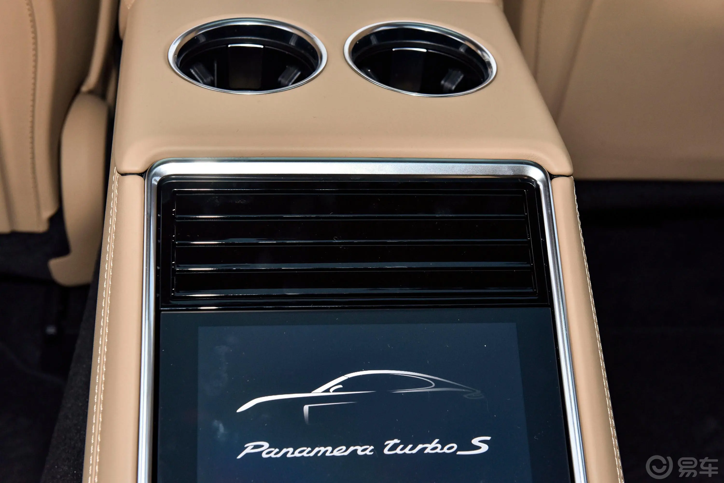 PanameraPanamera Turbo S 行政加长版 4.0T后排功能