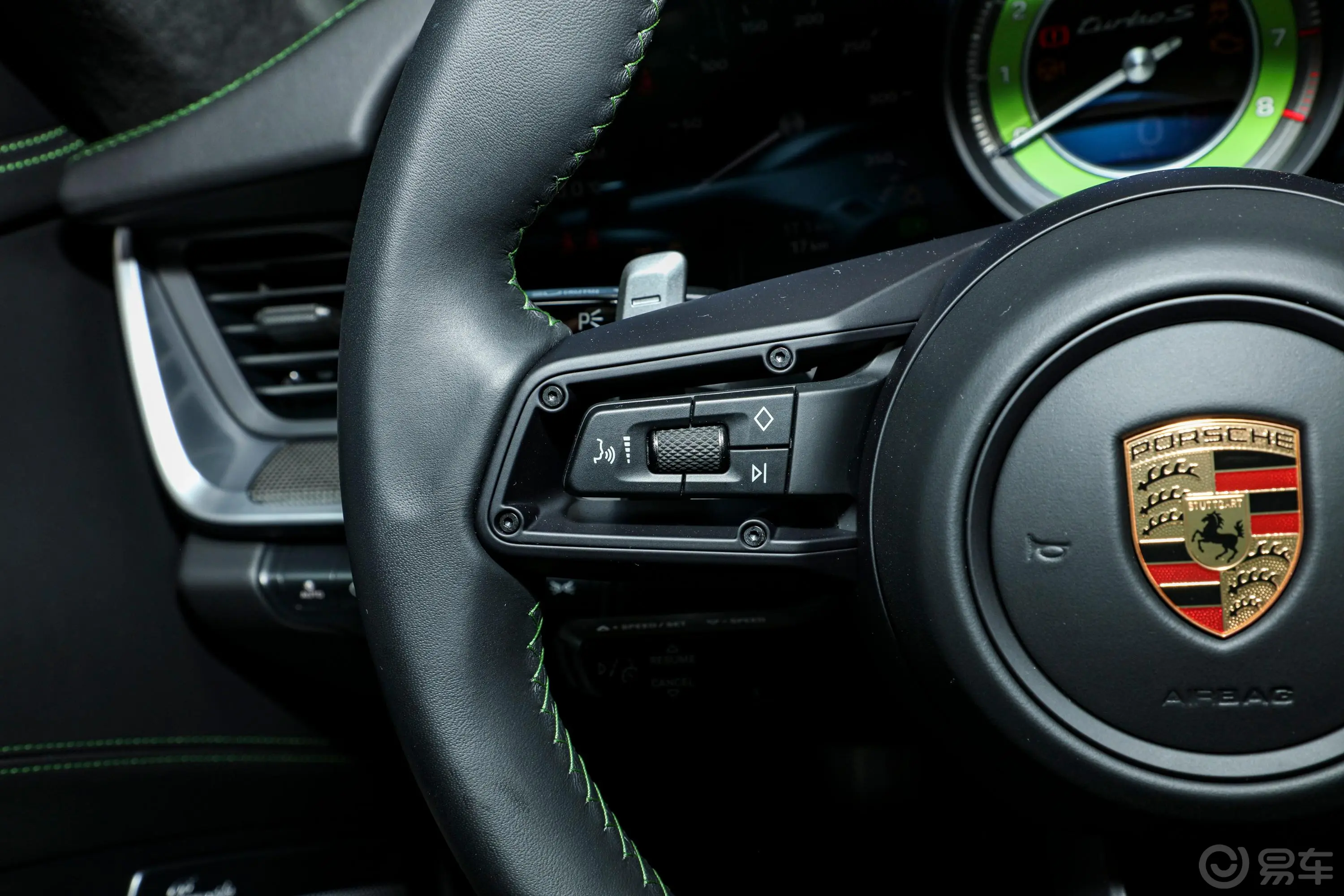 保时捷911Turbo S 3.7T左侧方向盘功能按键