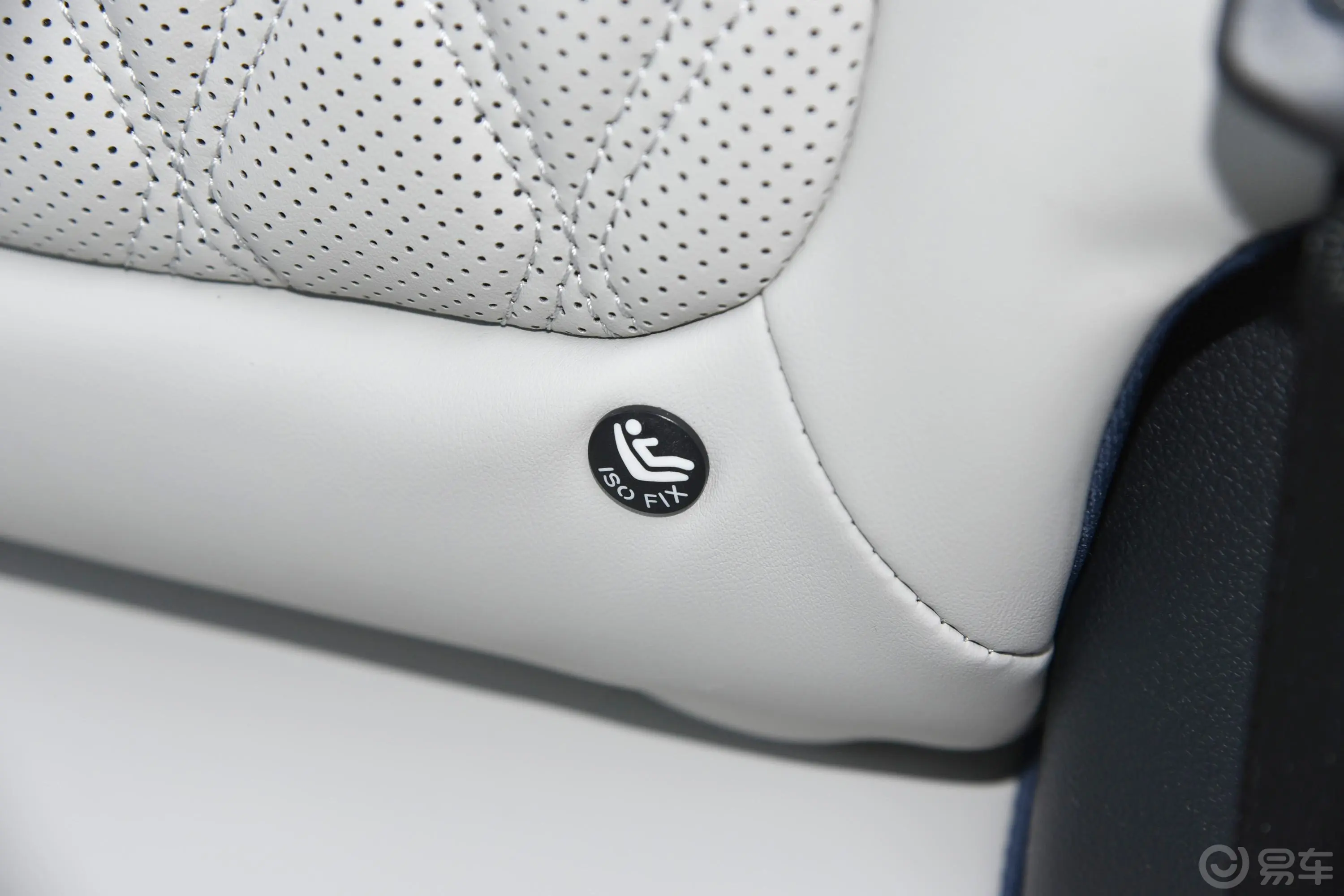 瑞虎7 PLUS新能源1.5T 80km 智远版儿童座椅接口