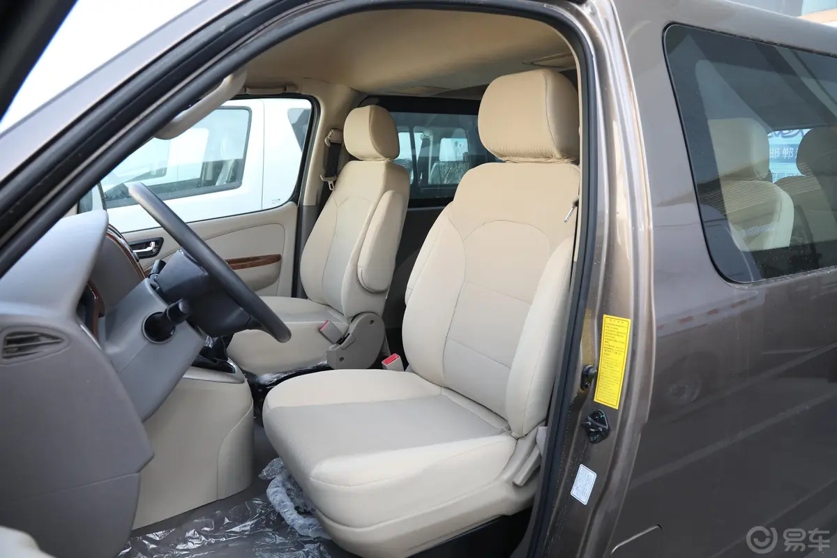 风景G52.0L 手动 明窗 专业版 5-9座 汽油驾驶员座椅