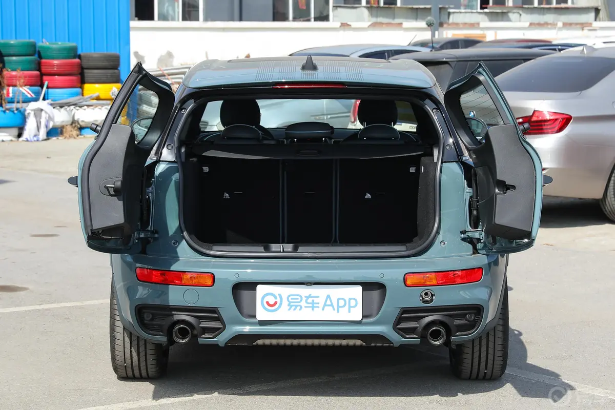 MINI CLUBMAN2.0T COOPER S 自在特别版后备厢