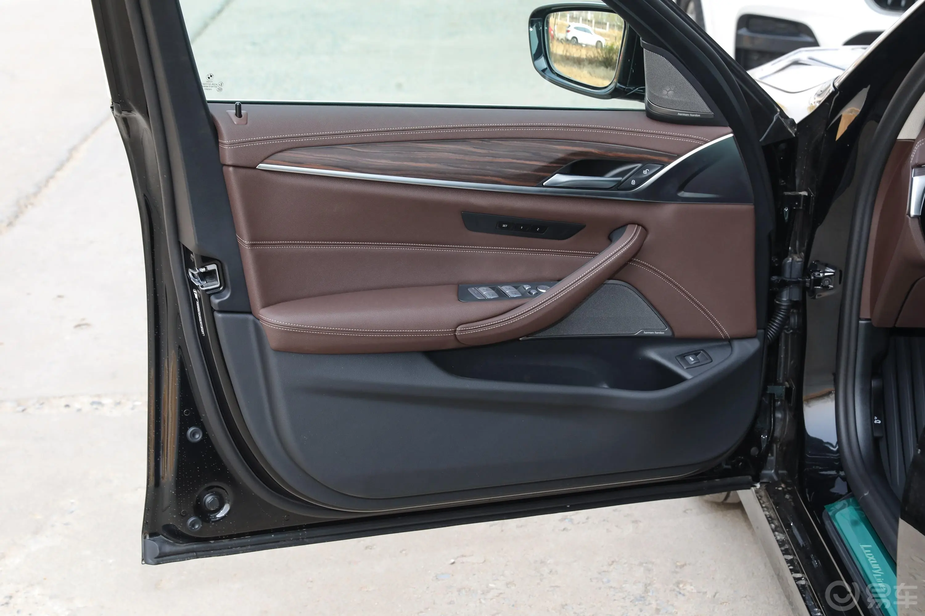 宝马5系530Li xDrive 豪华套装主驾驶位