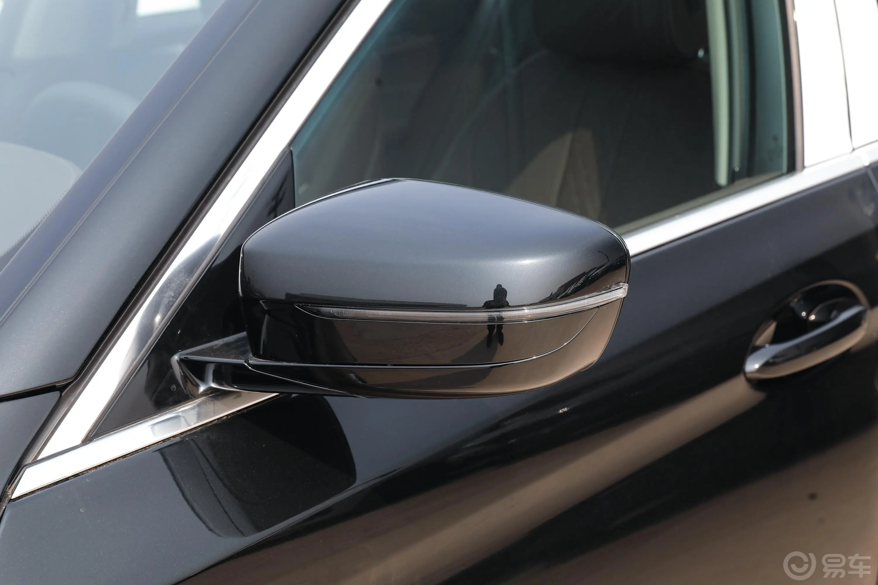 宝马5系530Li xDrive 豪华套装主驾驶后视镜背面
