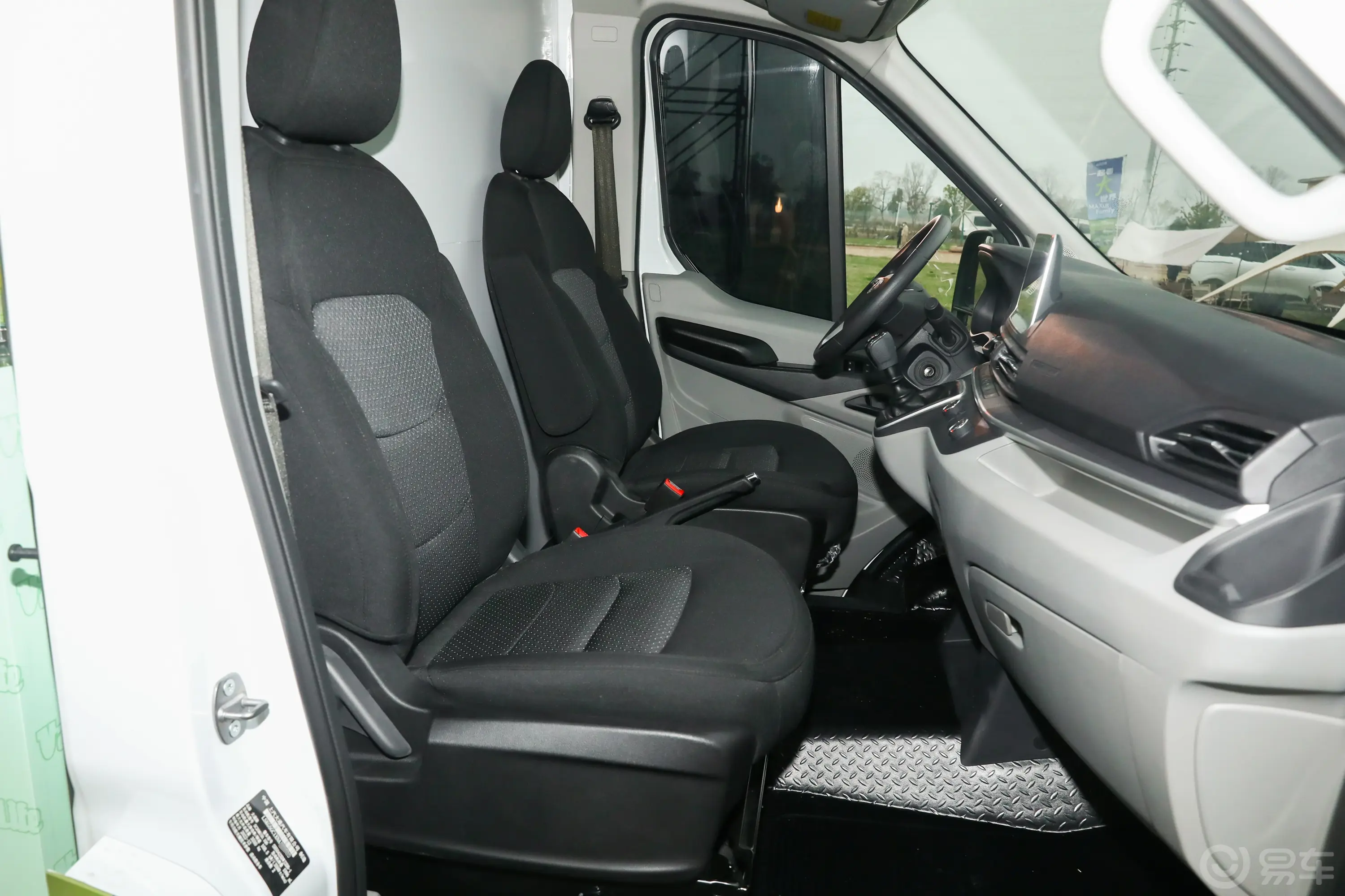 新途V90定制版 2.0T 自动咖啡车副驾驶座椅