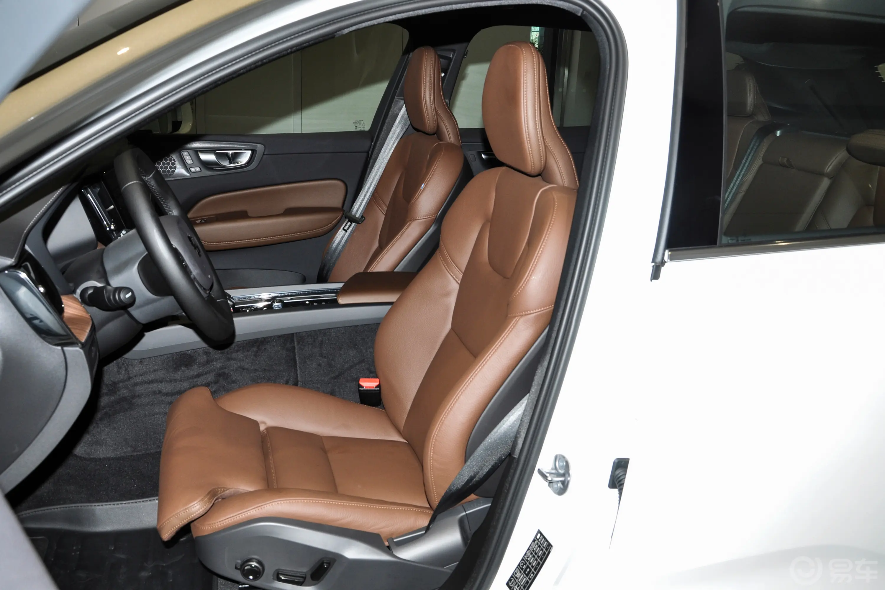 沃尔沃XC60新能源T8 长续航 智远豪华乐享版驾驶员座椅