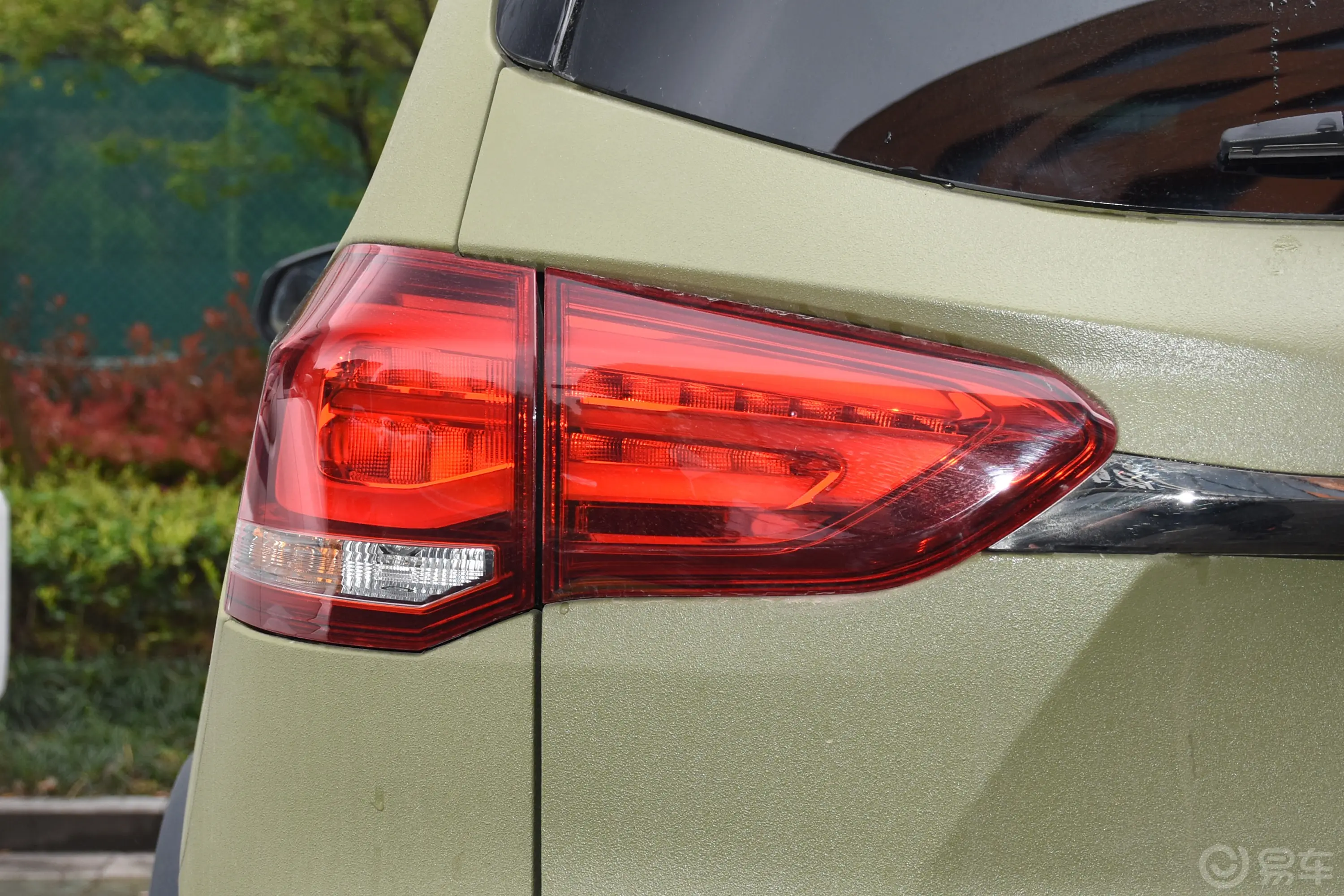 大通D90 Pro改款 2.0T 四驱亚马逊版 5座 柴油外观灯组