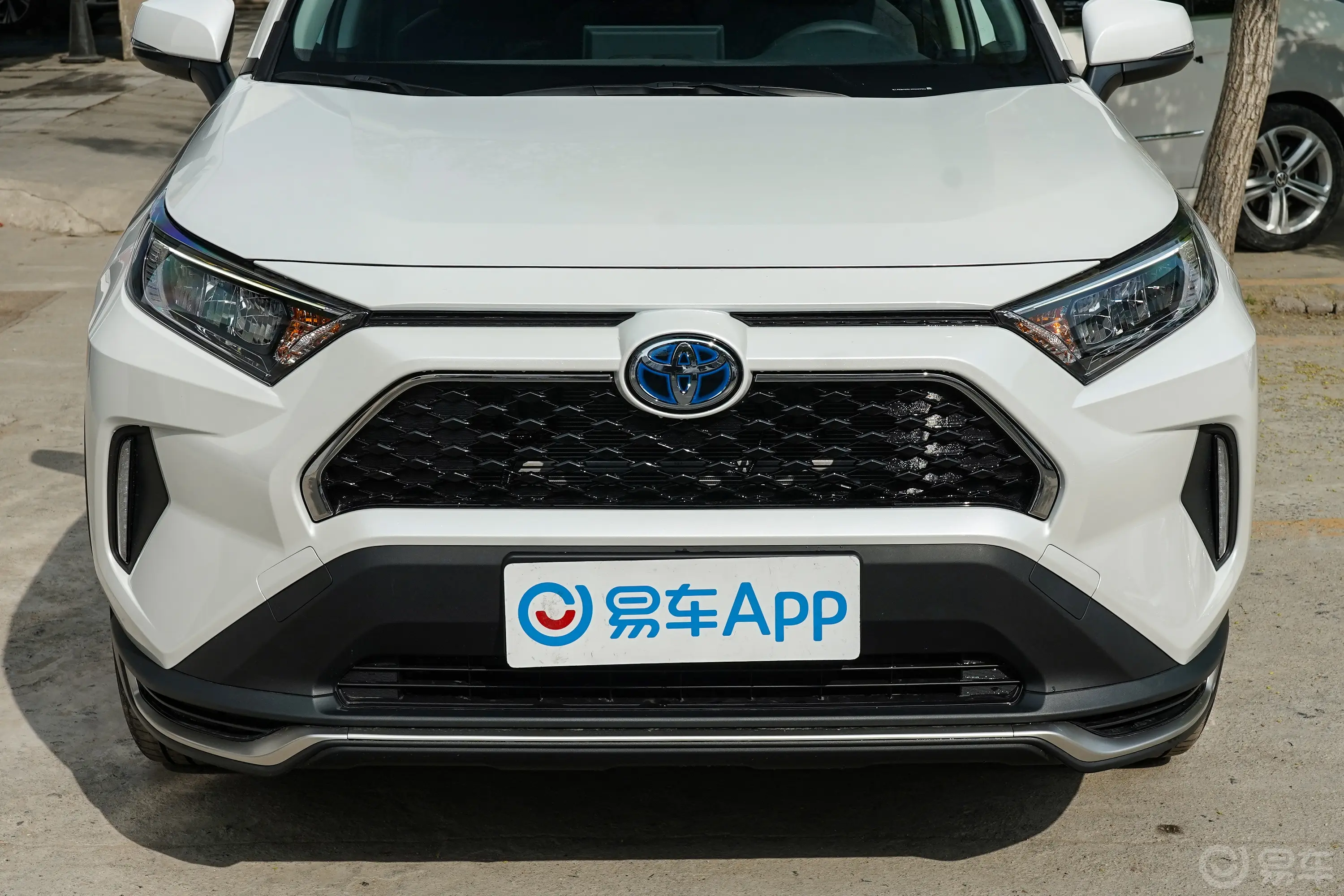 RAV4荣放 双擎E+2.5L 两驱都市Pro外观细节