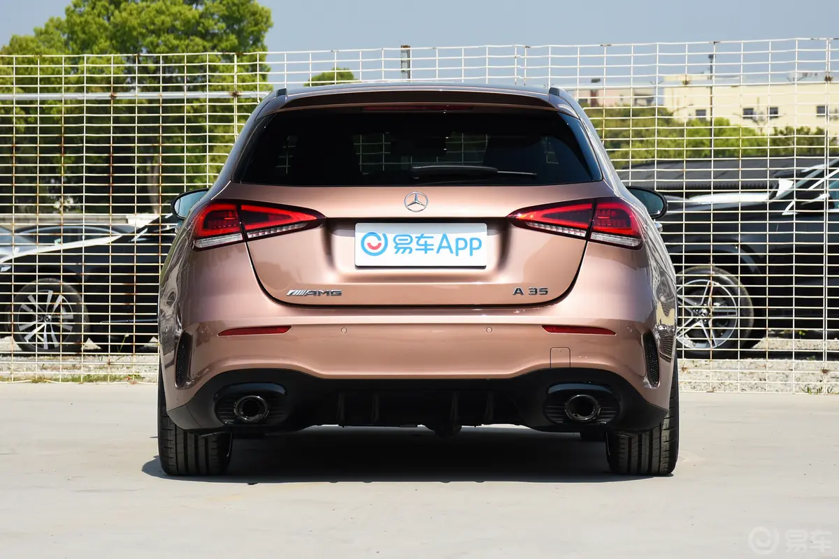 奔驰A级 AMG(进口)AMG A 35 4MATIC正后水平