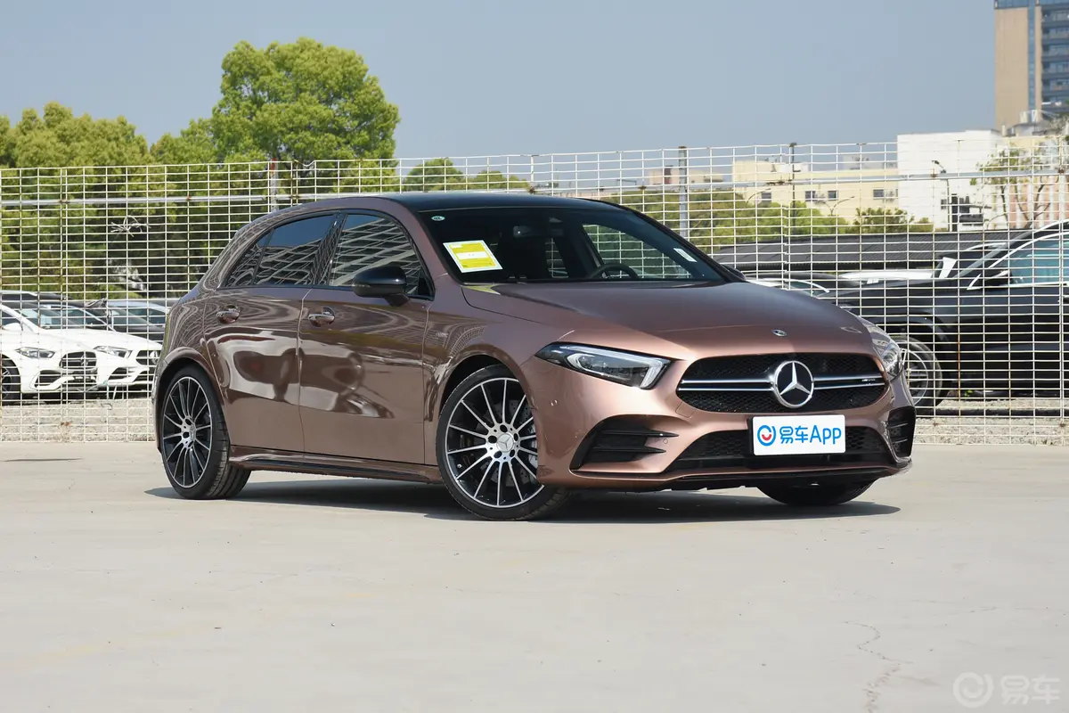 奔驰A级 AMG(进口)AMG A 35 4MATIC侧前45度车头向右水平