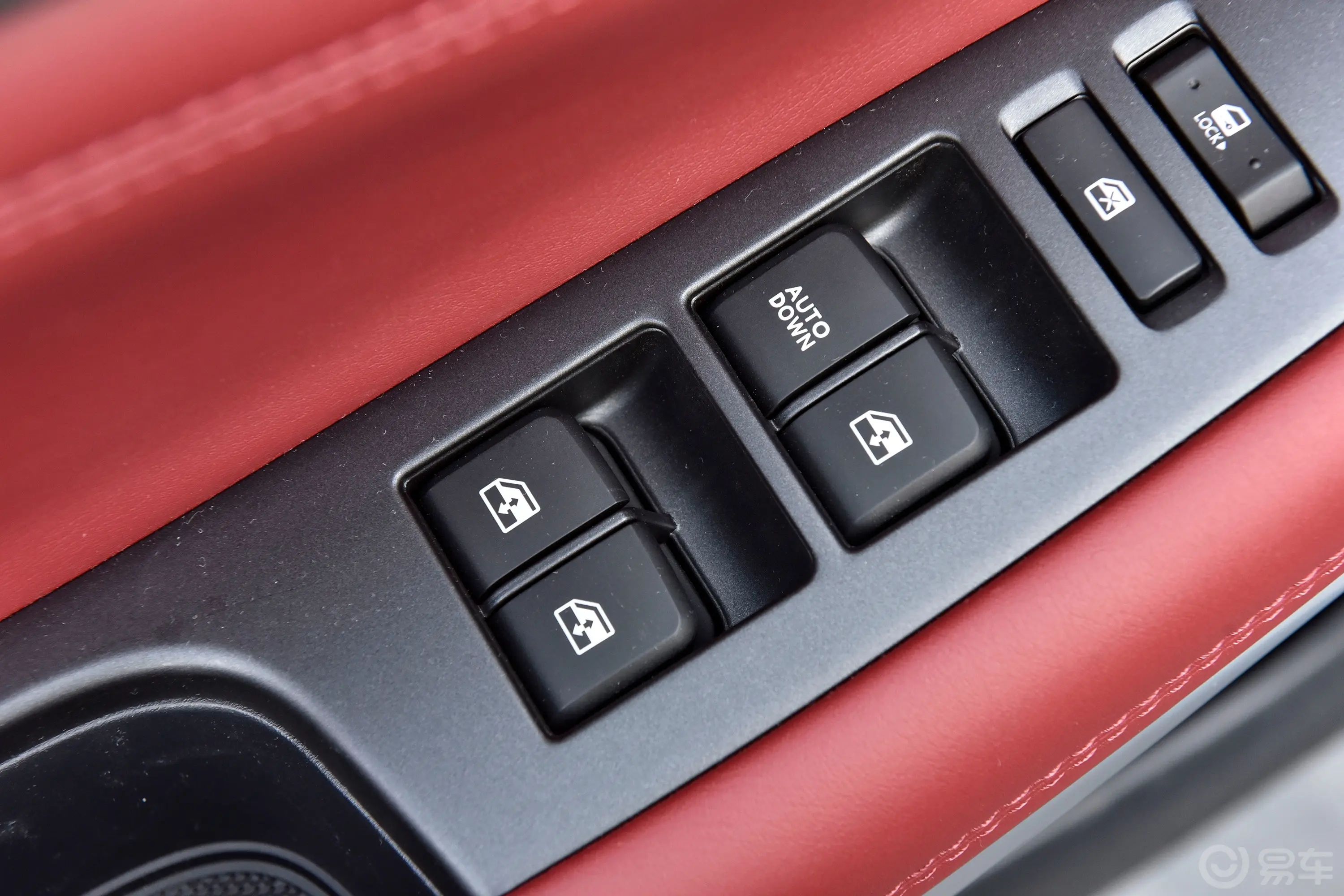 长安CS75畅享版 1.5T 自动豪华型车窗调节整体
