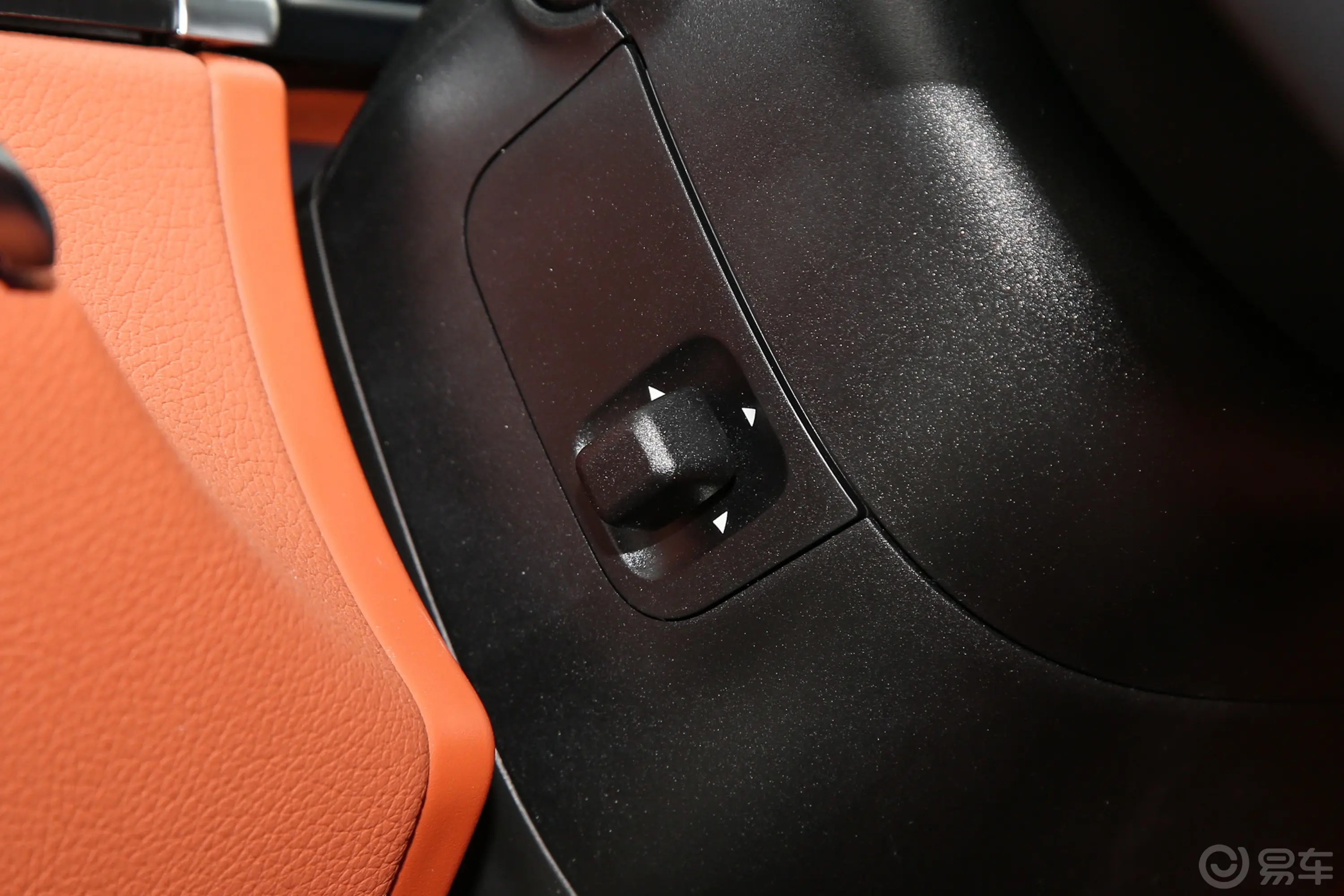 奔驰S级改款 S 400 L 商务型方向盘调节