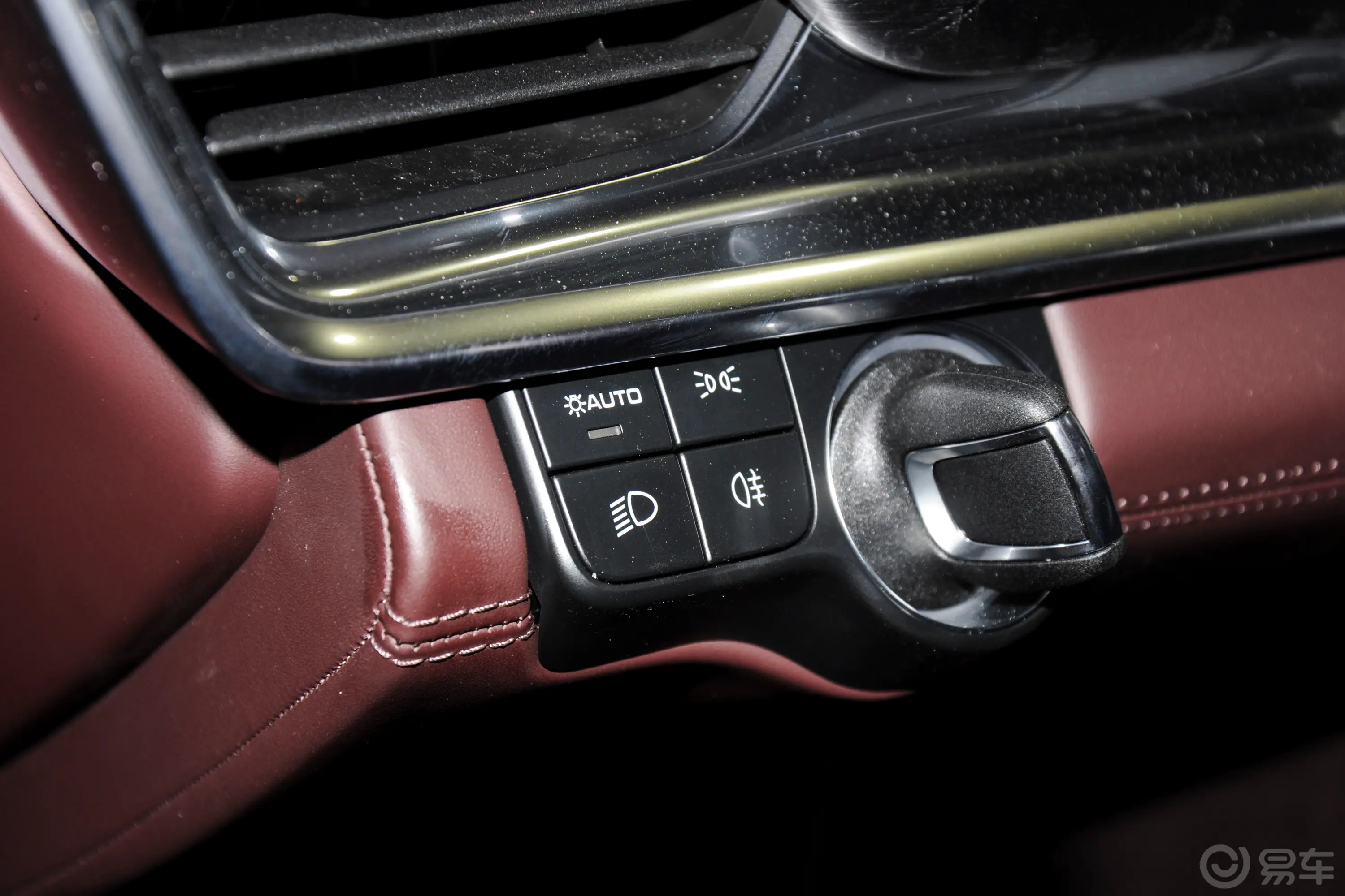 Panamera E-Hybrid改款 Panamera 4 行政加长铂金版 2.9T主驾驶位