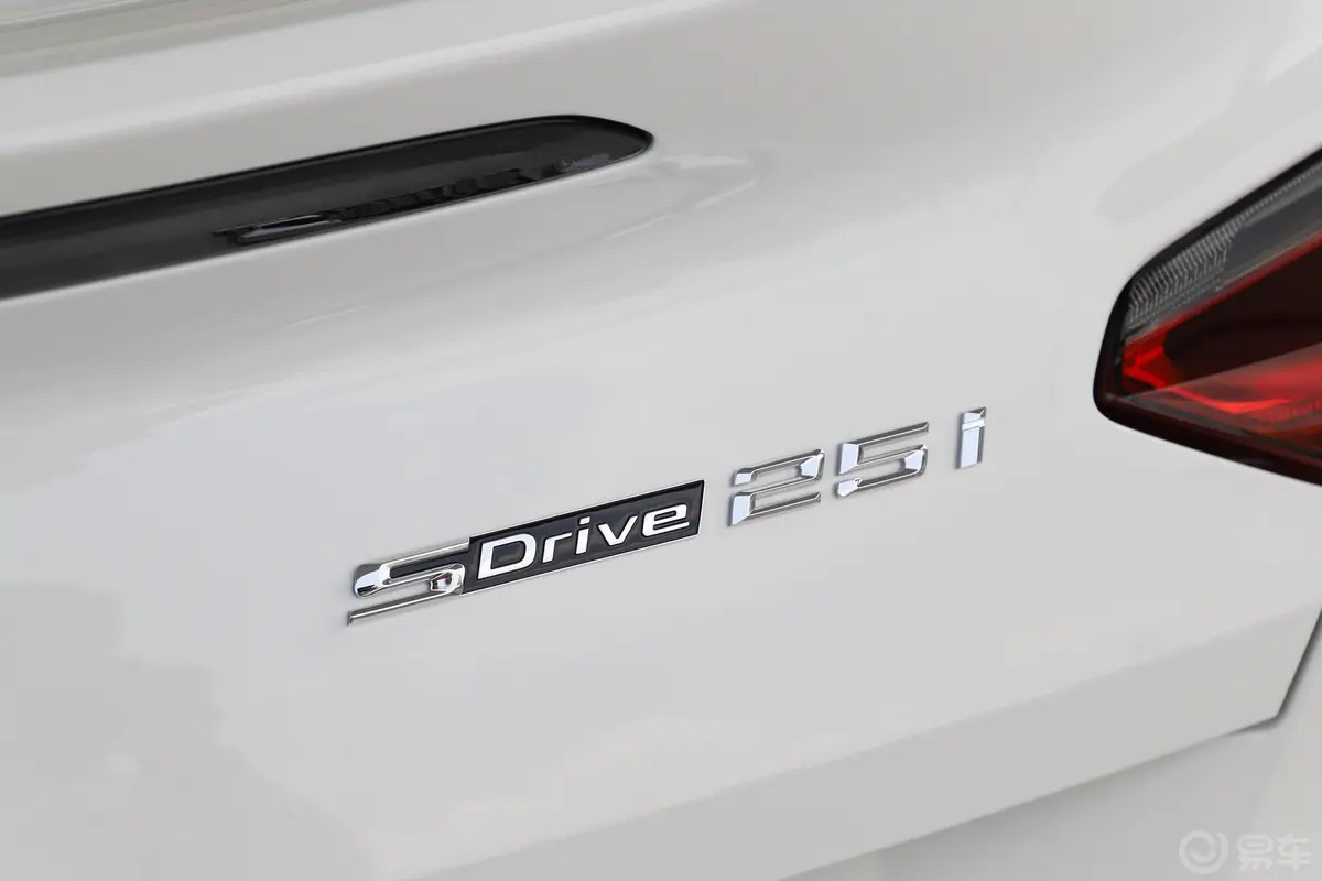 宝马Z4sDrive 25i M运动套装外观
