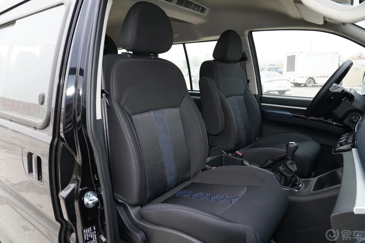 菱智M5L 1.6L 舒适型 9座副驾驶座椅