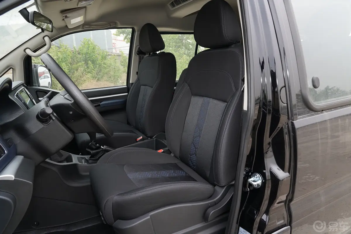 菱智M5L 1.6L 舒适型 9座驾驶员座椅