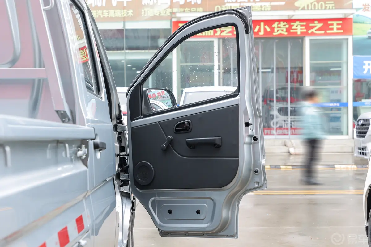 长安星卡1.5L 双排2.55米载货汽车标准型副驾驶员车门