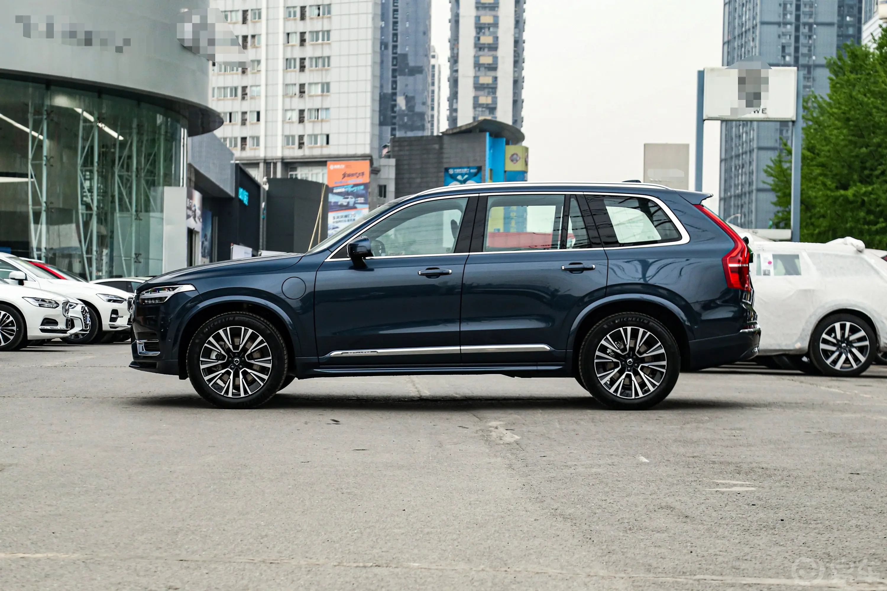 沃尔沃XC90 RECHARGET8 62km 长续航智尊豪华版正侧车头向左水平