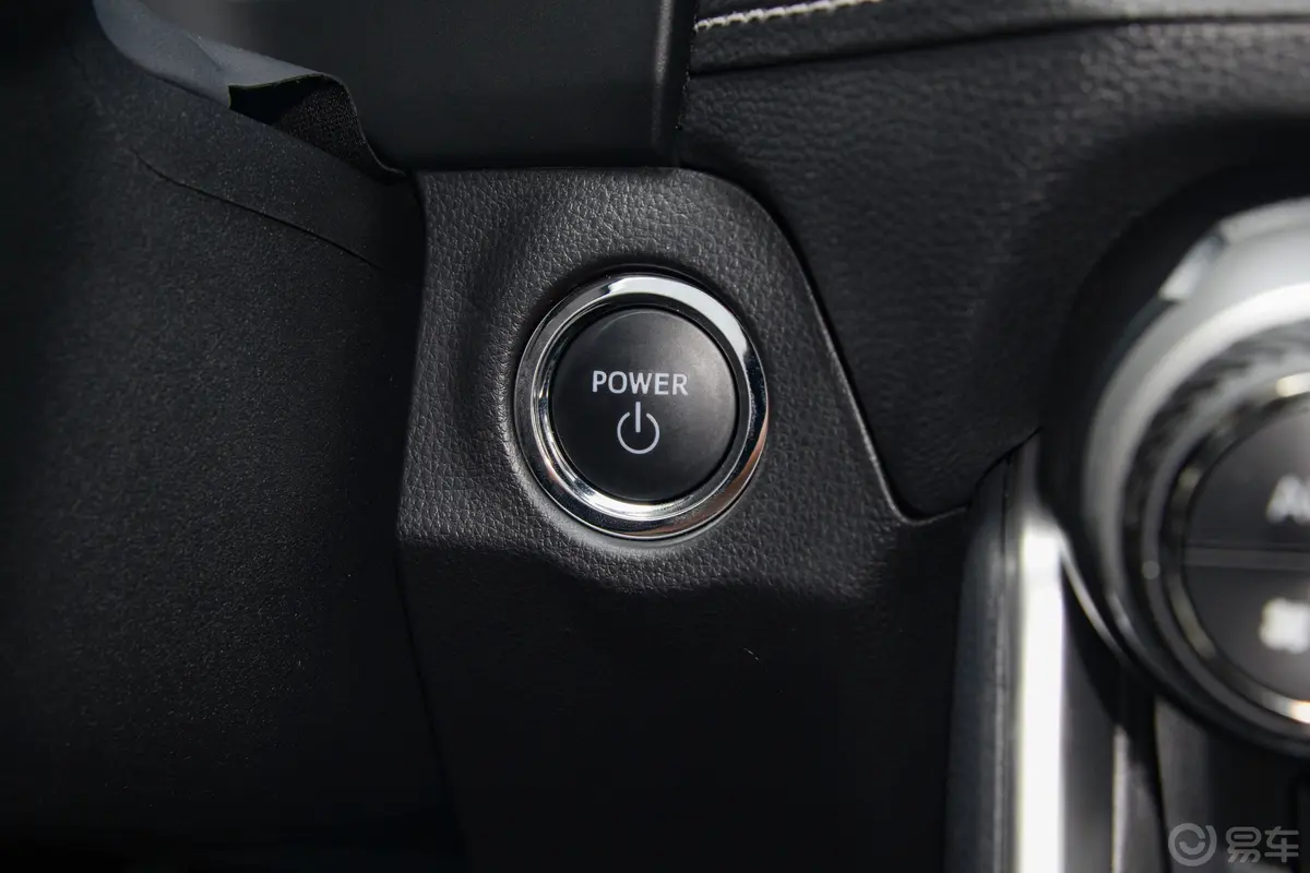 威兰达双擎 2.5L 四驱尊贵版钥匙孔或一键启动按键