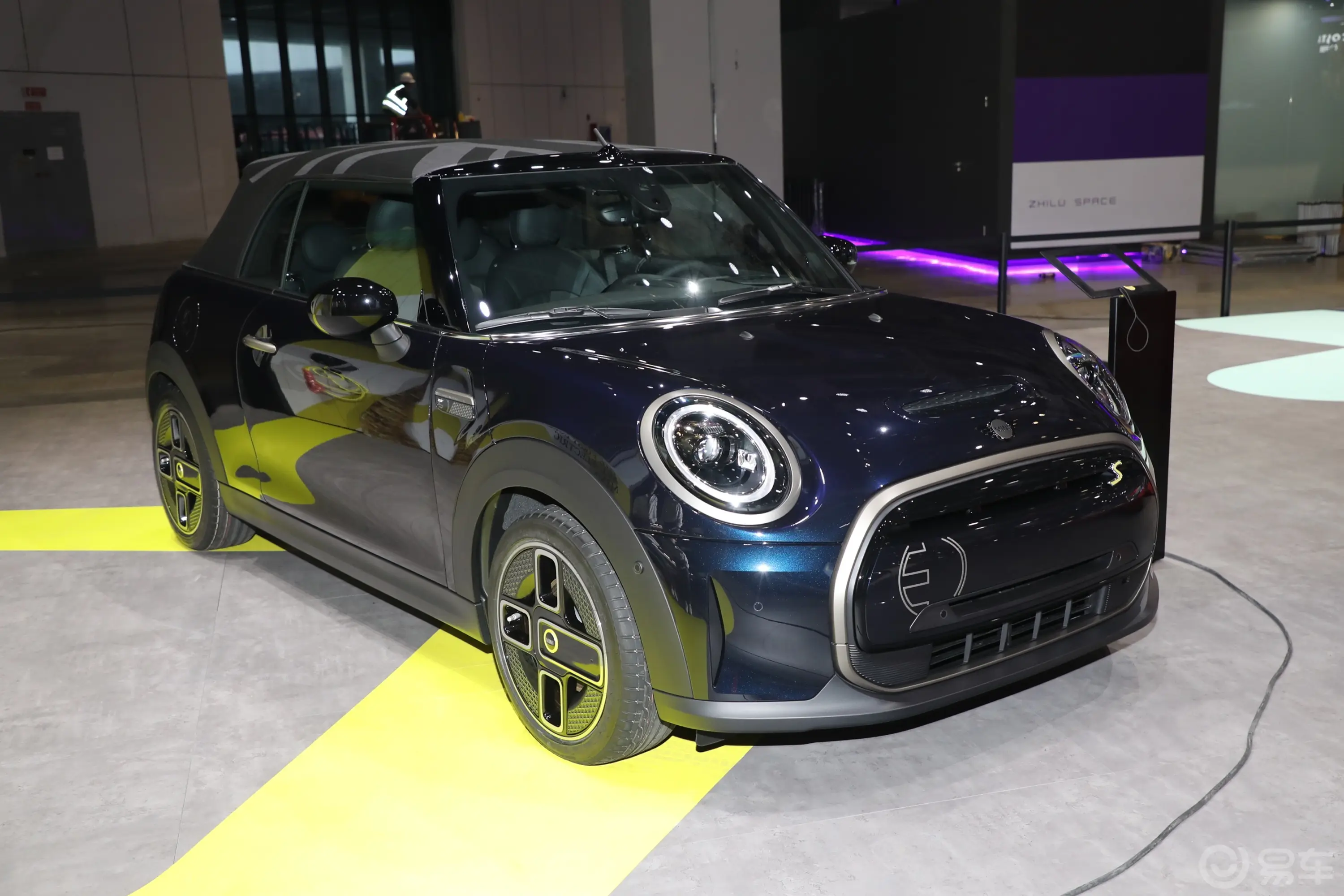 MINI新能源(进口)COOPER SE 敞篷版外观