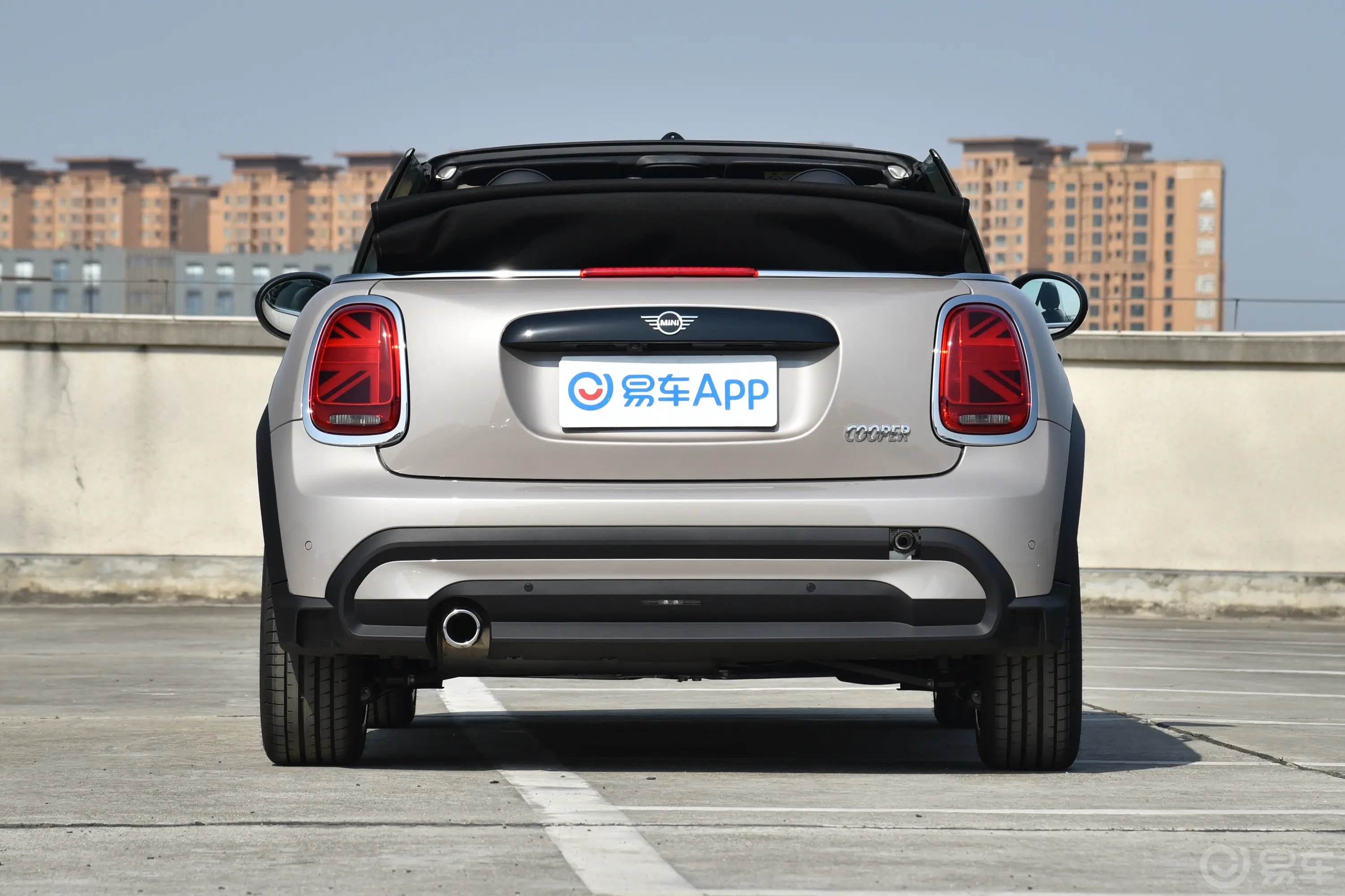 MINI CABRIO改款 1.5T COOPER CABRIO 艺术家敞篷状态