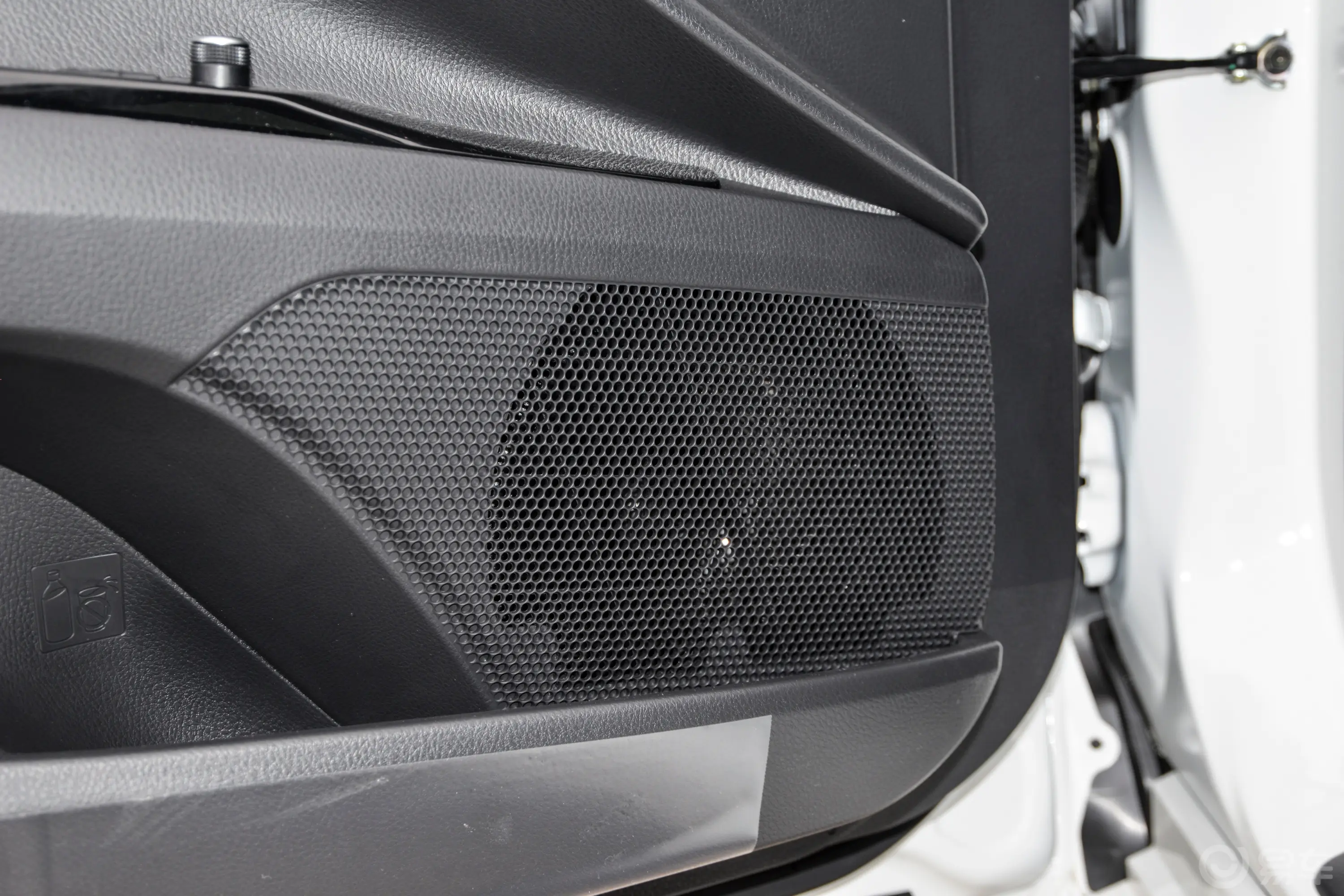 凯美瑞双擎 2.5HS 锋尚版音响和品牌