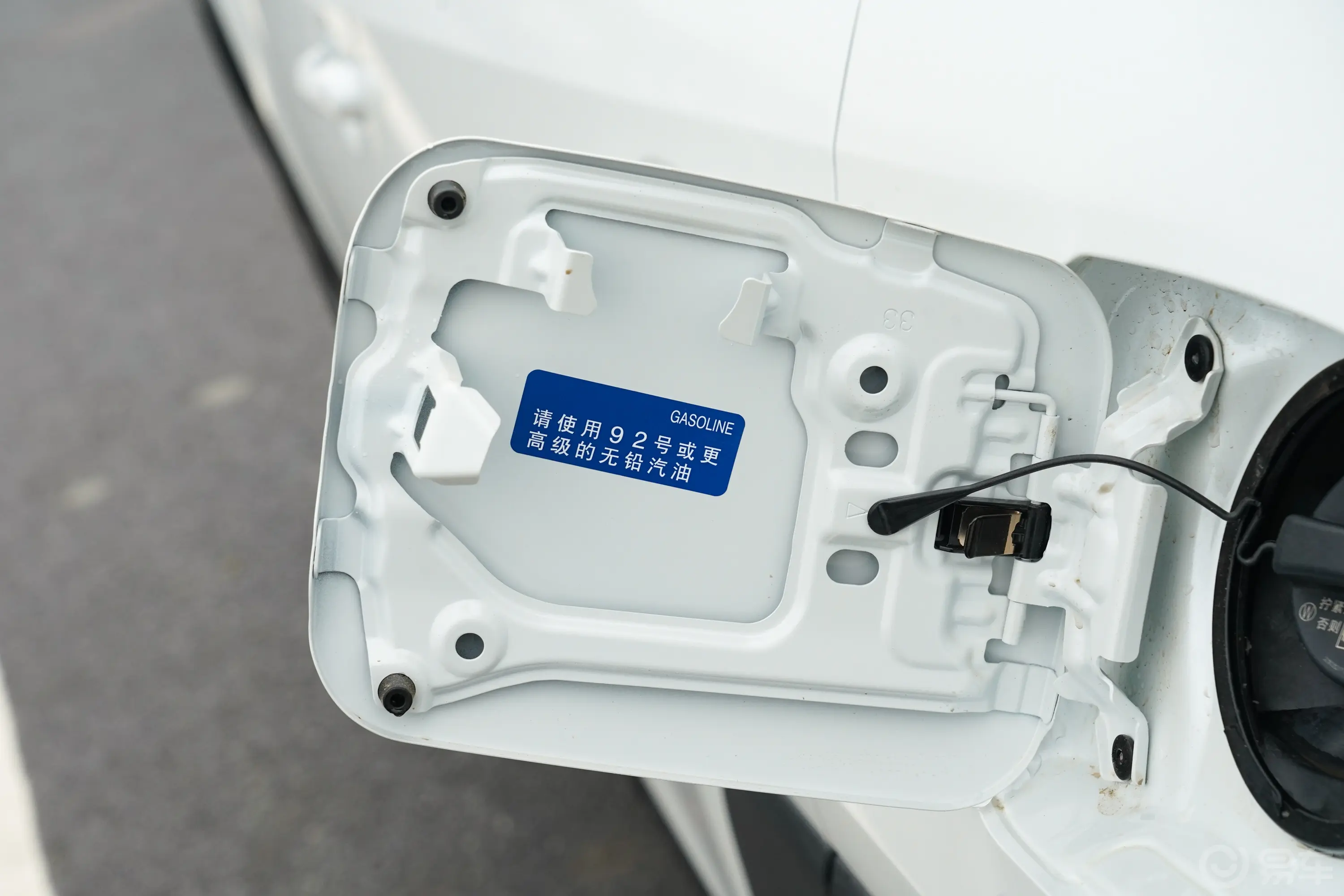 RAV4荣放2.0L 两驱风尚PLUS版外观细节