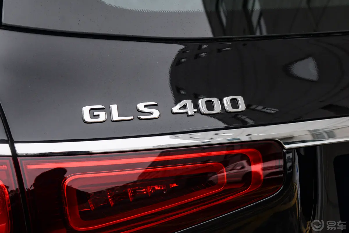 奔驰GLS改款 GLS 400 4MATIC外观