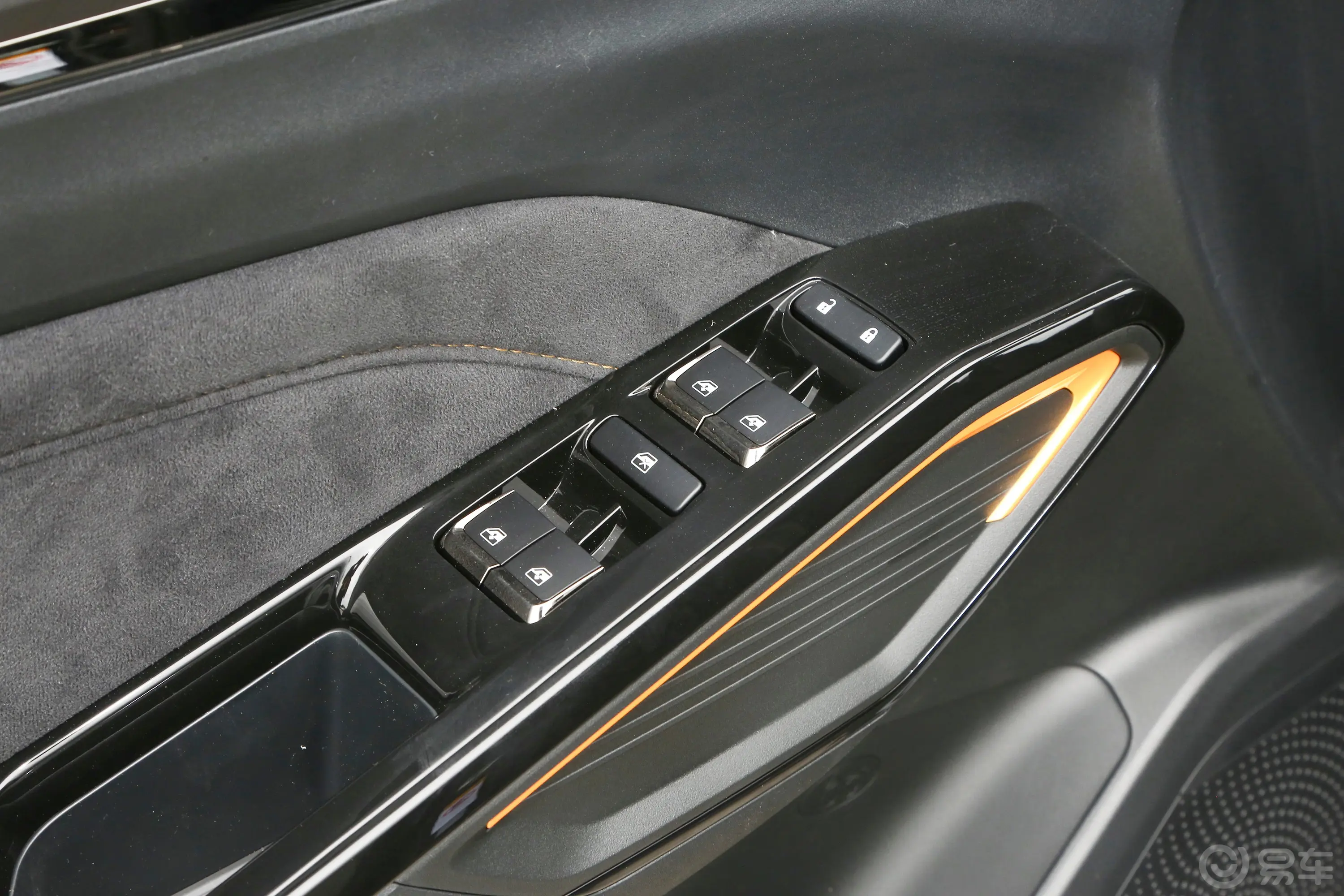 长安欧尚X5 PLUS改款 1.5T 先锋型车窗调节整体