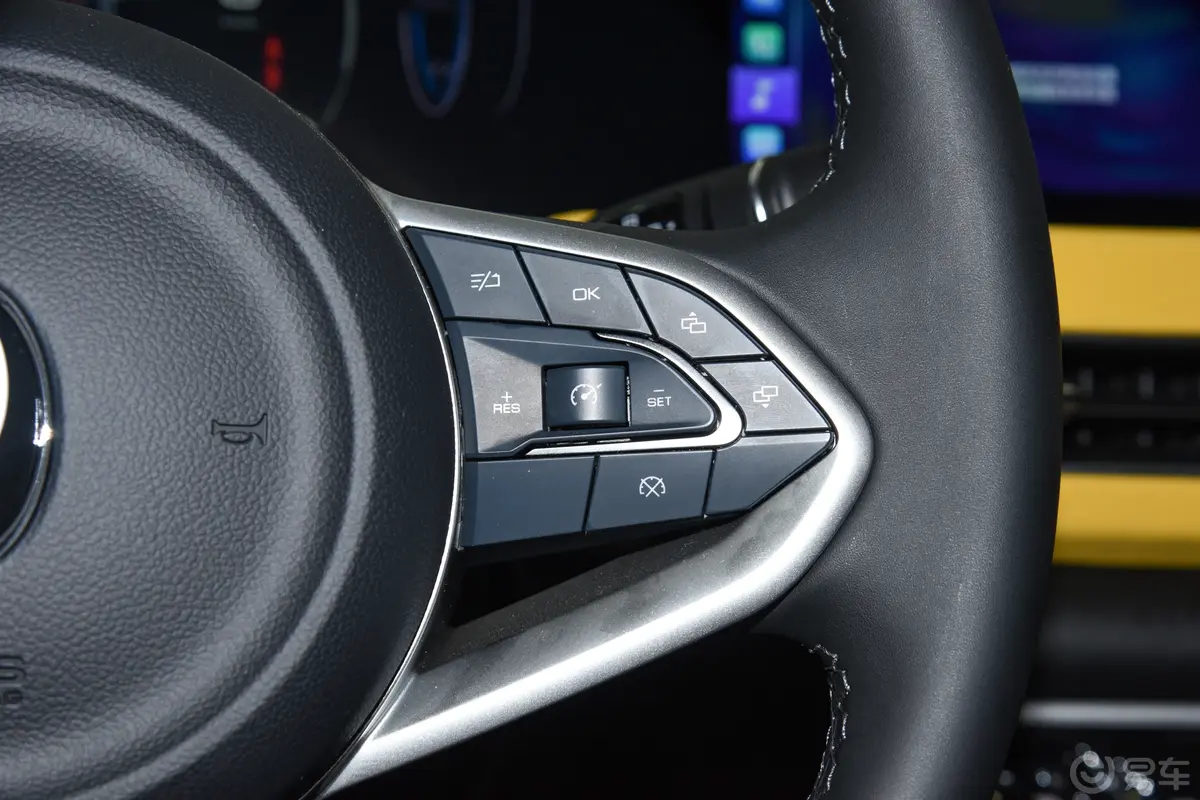 欧拉好猫GT木兰版 401km 尊贵型右侧方向盘功能按键