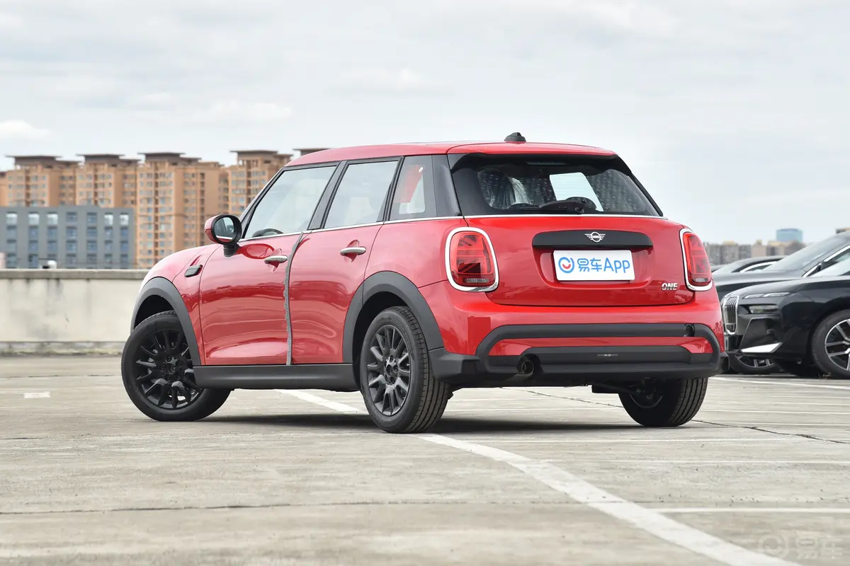 MINI1.5T ONE 五门版侧后45度车头向左水平