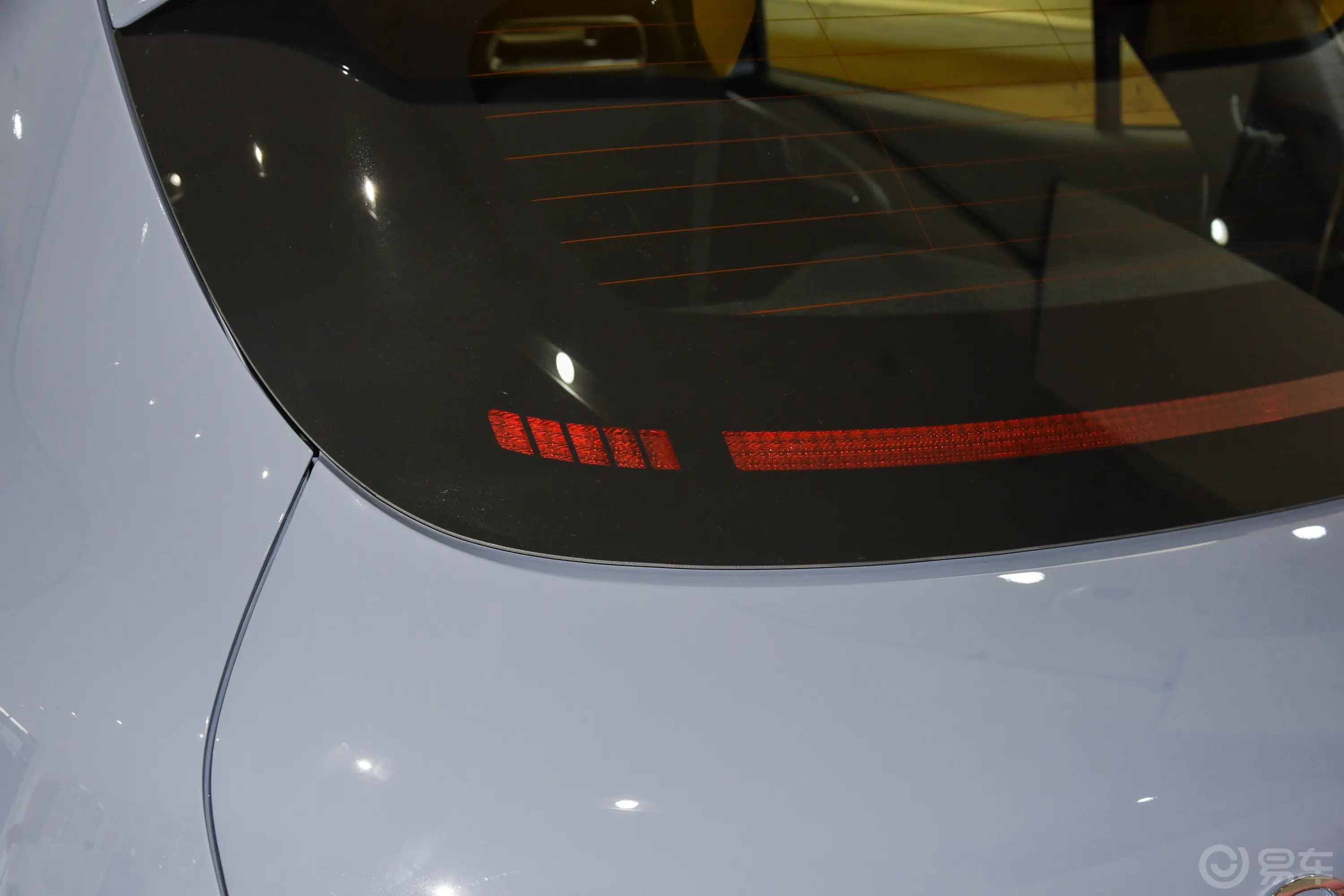 欧拉好猫GT木兰版 401km 尊贵型尾灯侧45度俯拍