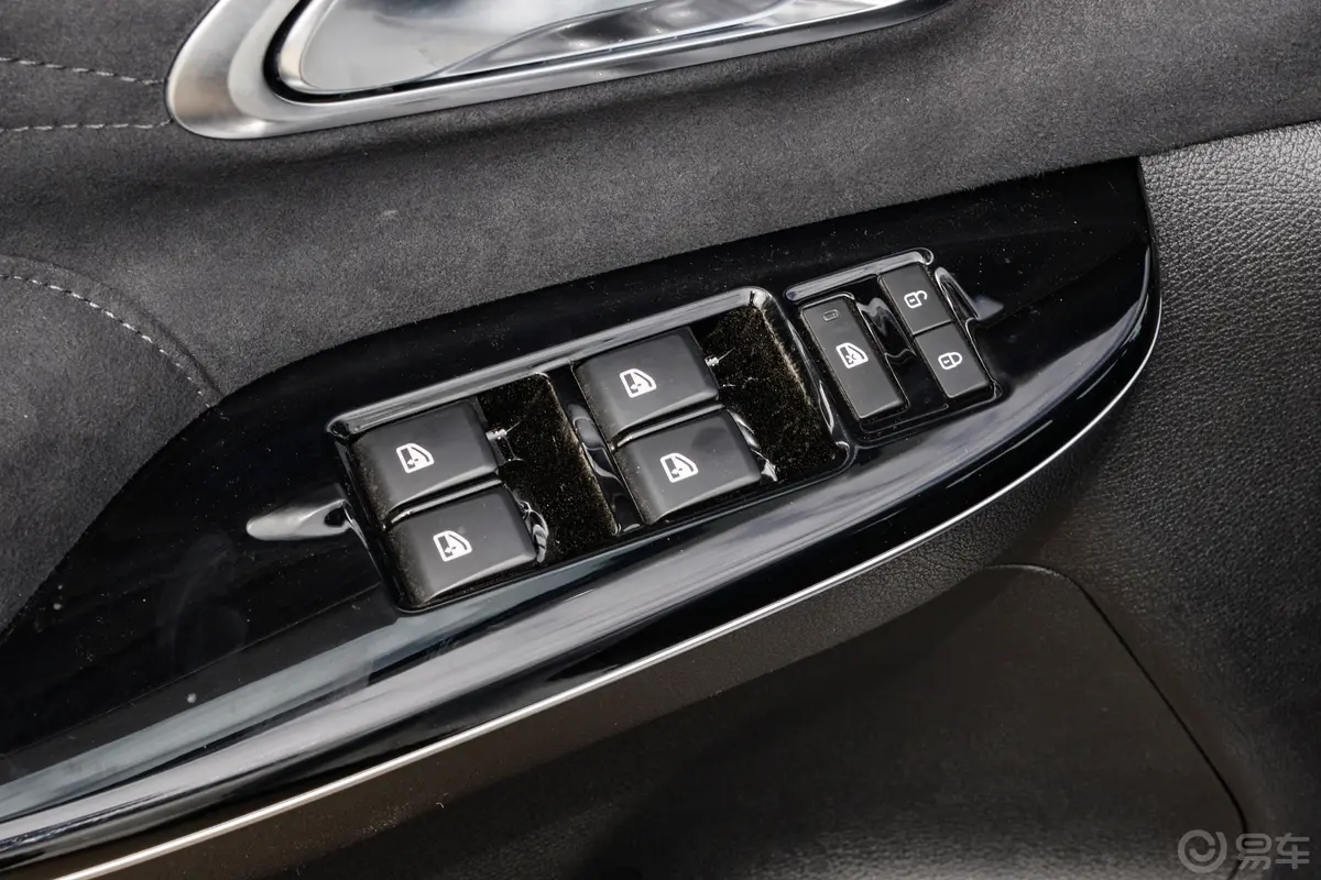 长安欧尚X7 PLUS畅享版 1.5T 双离合尊贵型 5座车窗调节整体